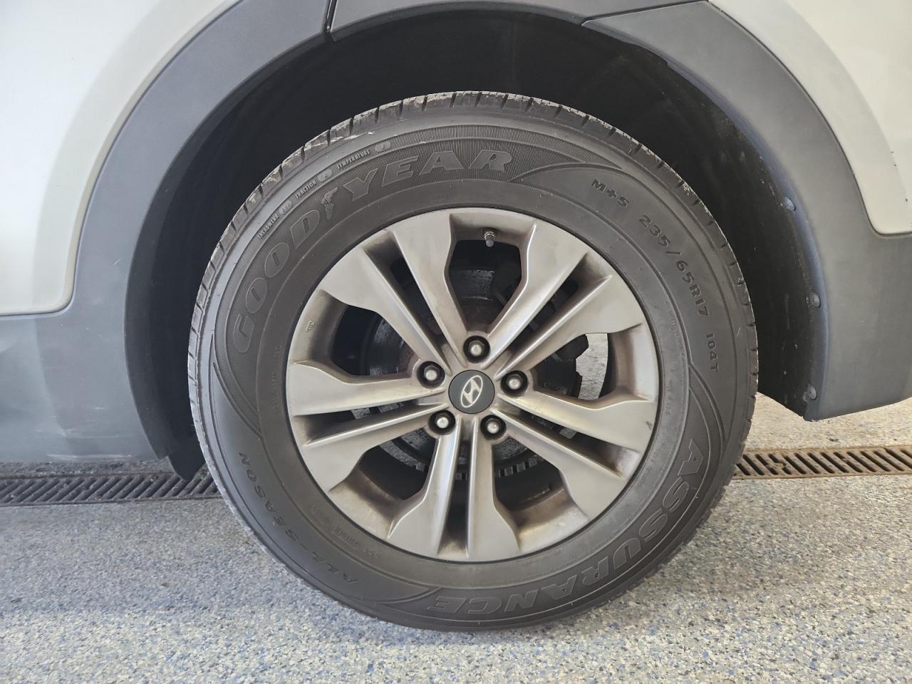 2015 Hyundai Santa Fe Sport 2.4l Silver vin: 5XYZTDLB0FG251218 Damage: Left Rear Wheel, Curb Rash, 5 To 6 Inches