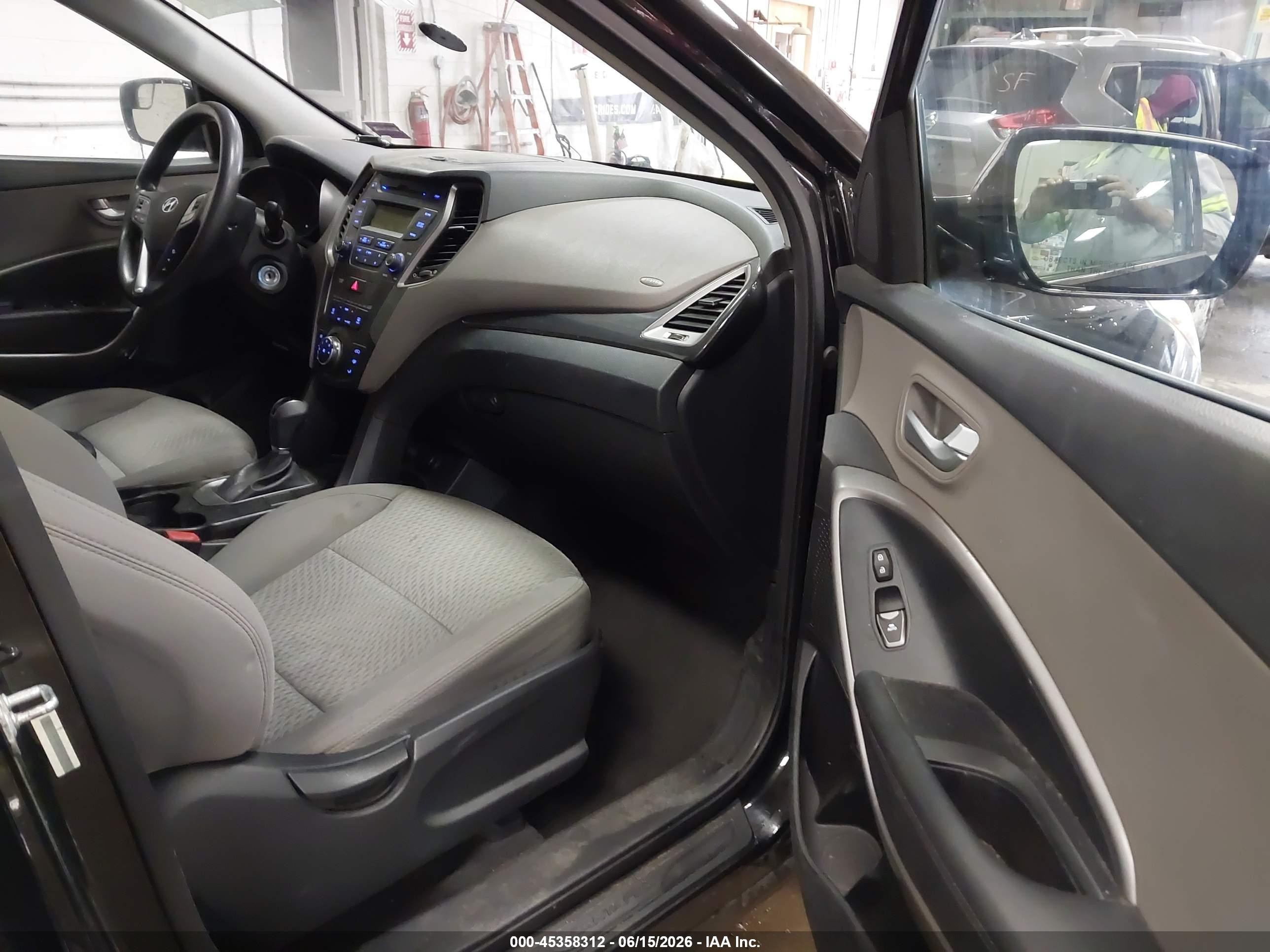 2015 Hyundai Santa Fe Sport 2.4l Черный vin: 5XYZTDLB0FG279939