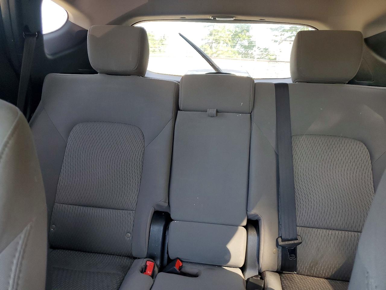 2016 Hyundai Santa Fe Sport 2.4l Silver vin: 5XYZTDLB0GG322659