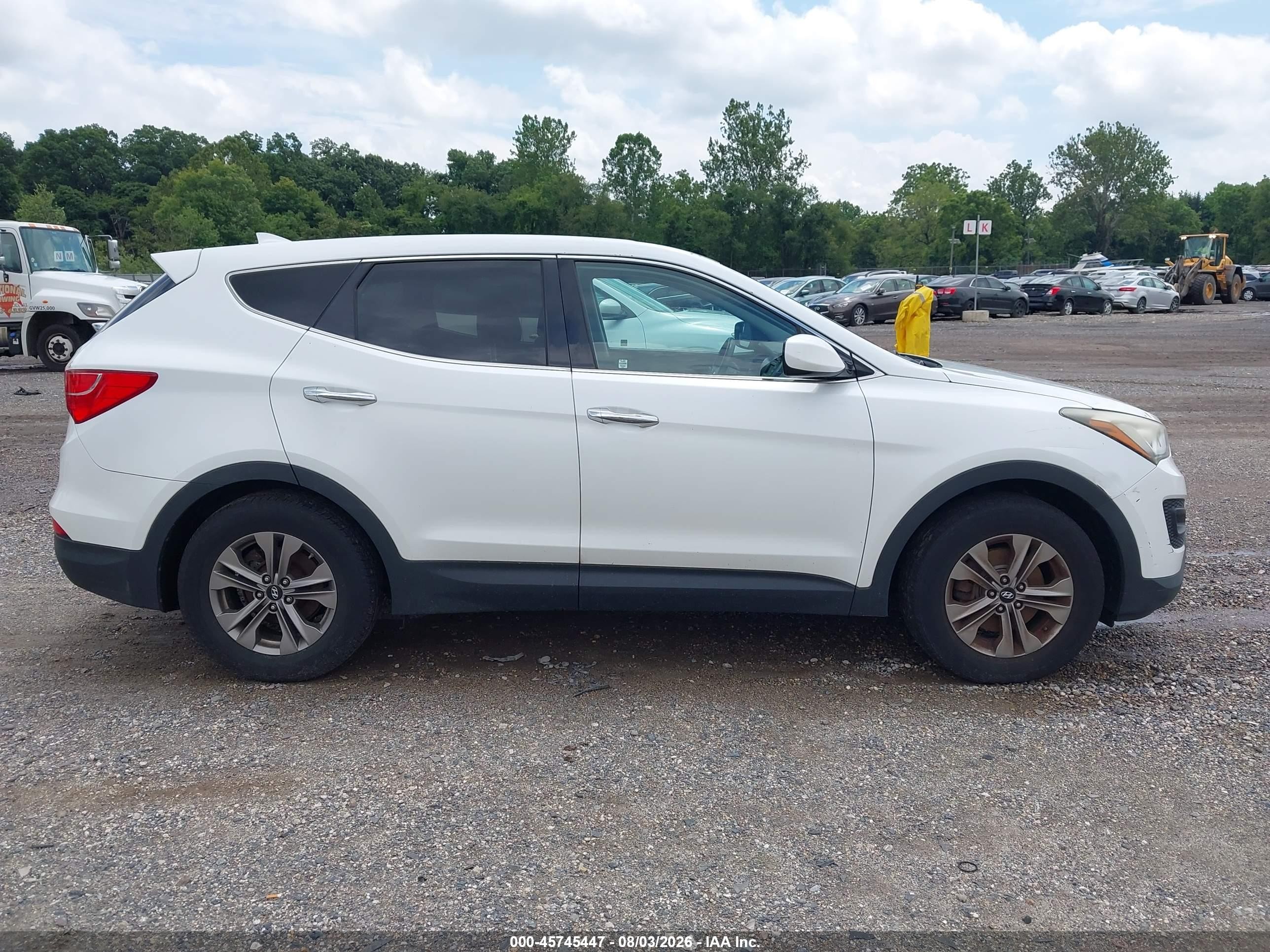 2015 Hyundai Santa Fe Sport 2.4l White vin: 5XYZTDLB1FG269243