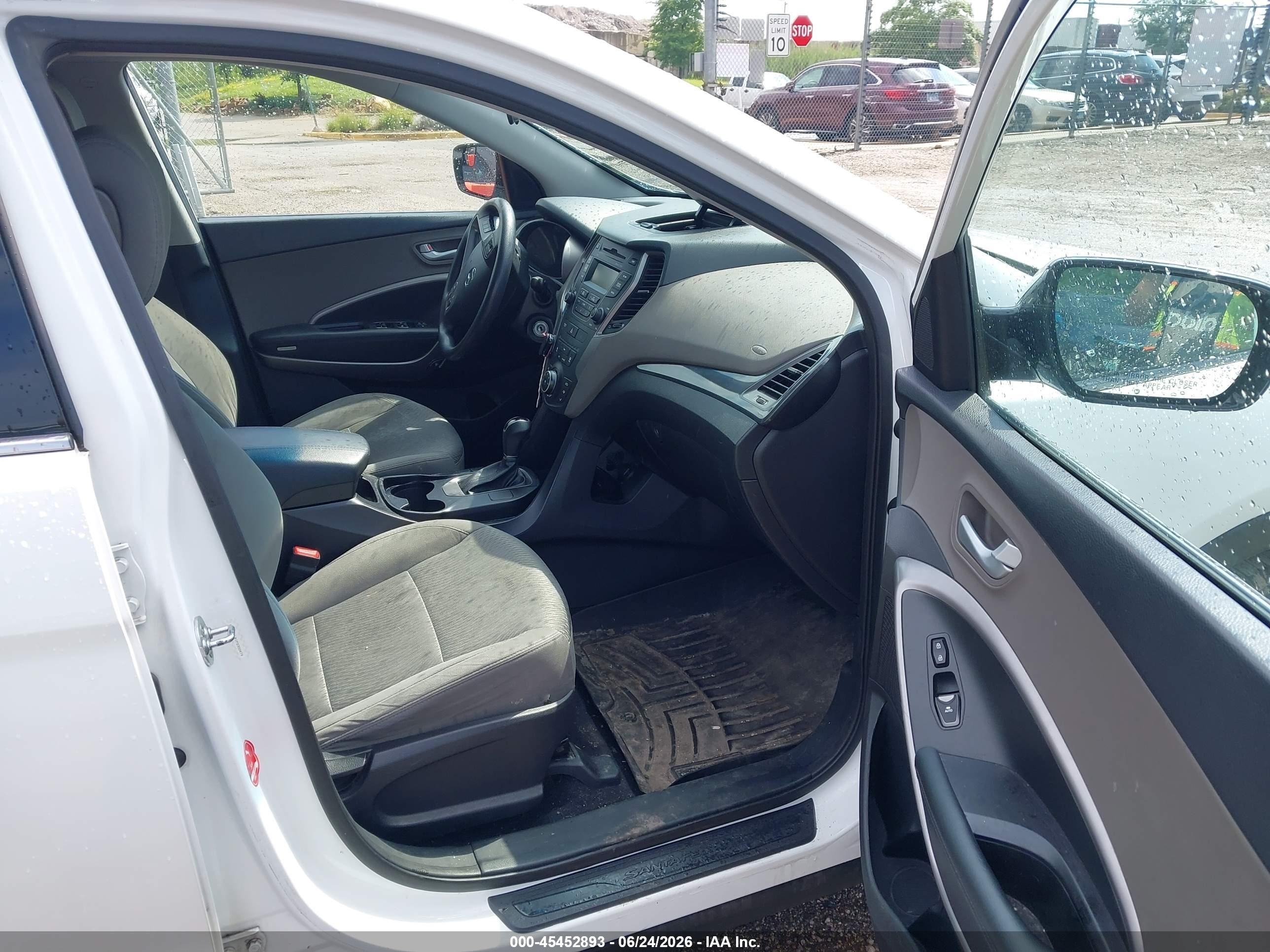 2015 Hyundai Santa Fe Sport 2.4l White vin: 5XYZTDLB1FG300474