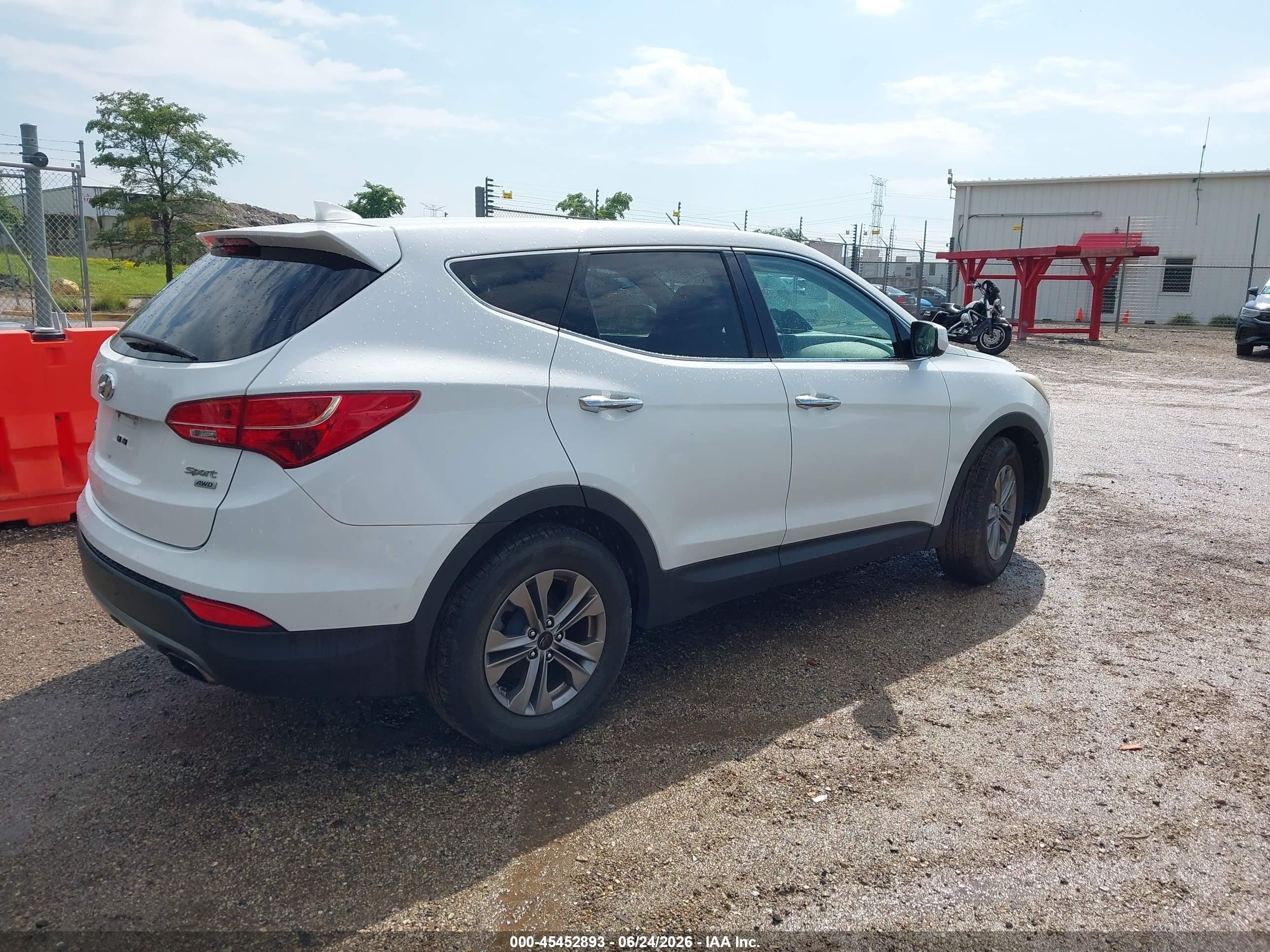 2015 Hyundai Santa Fe Sport 2.4l White vin: 5XYZTDLB1FG300474