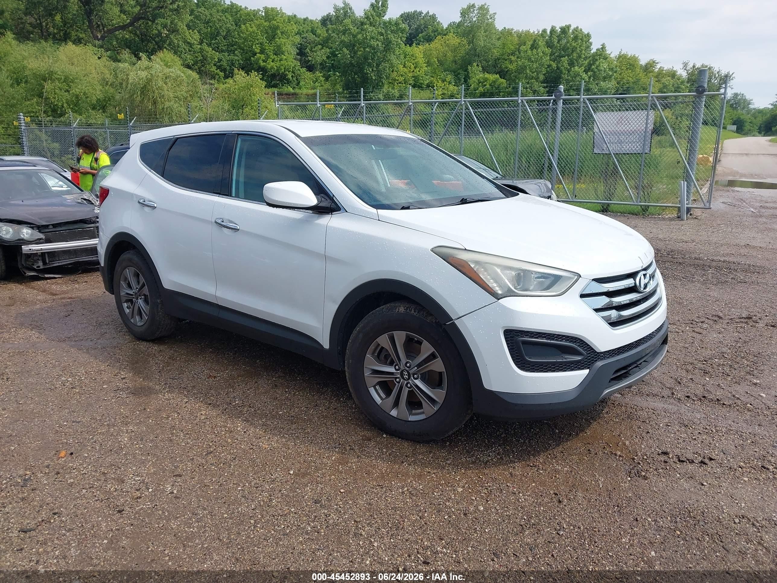 2015 Hyundai Santa Fe Sport 2.4l White vin: 5XYZTDLB1FG300474