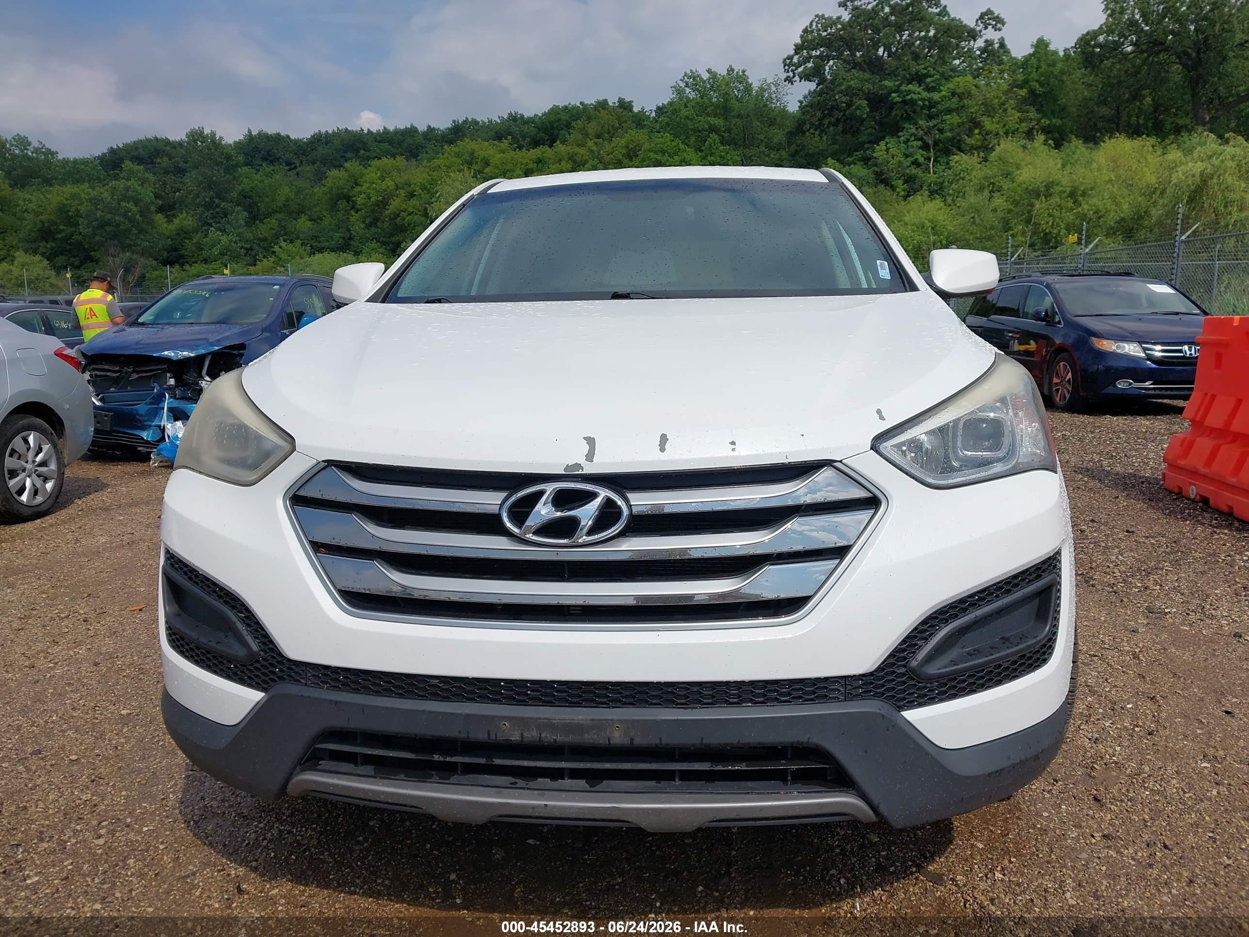 2015 Hyundai Santa Fe Sport 2.4l White vin: 5XYZTDLB1FG300474