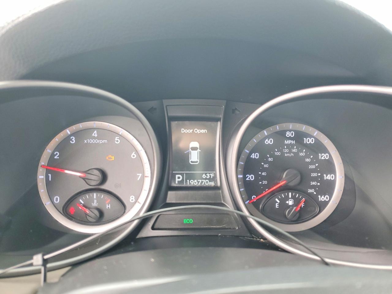 2013 Hyundai Santa Fe Sport 2.4l Silver vin: 5XYZTDLB2DG042785