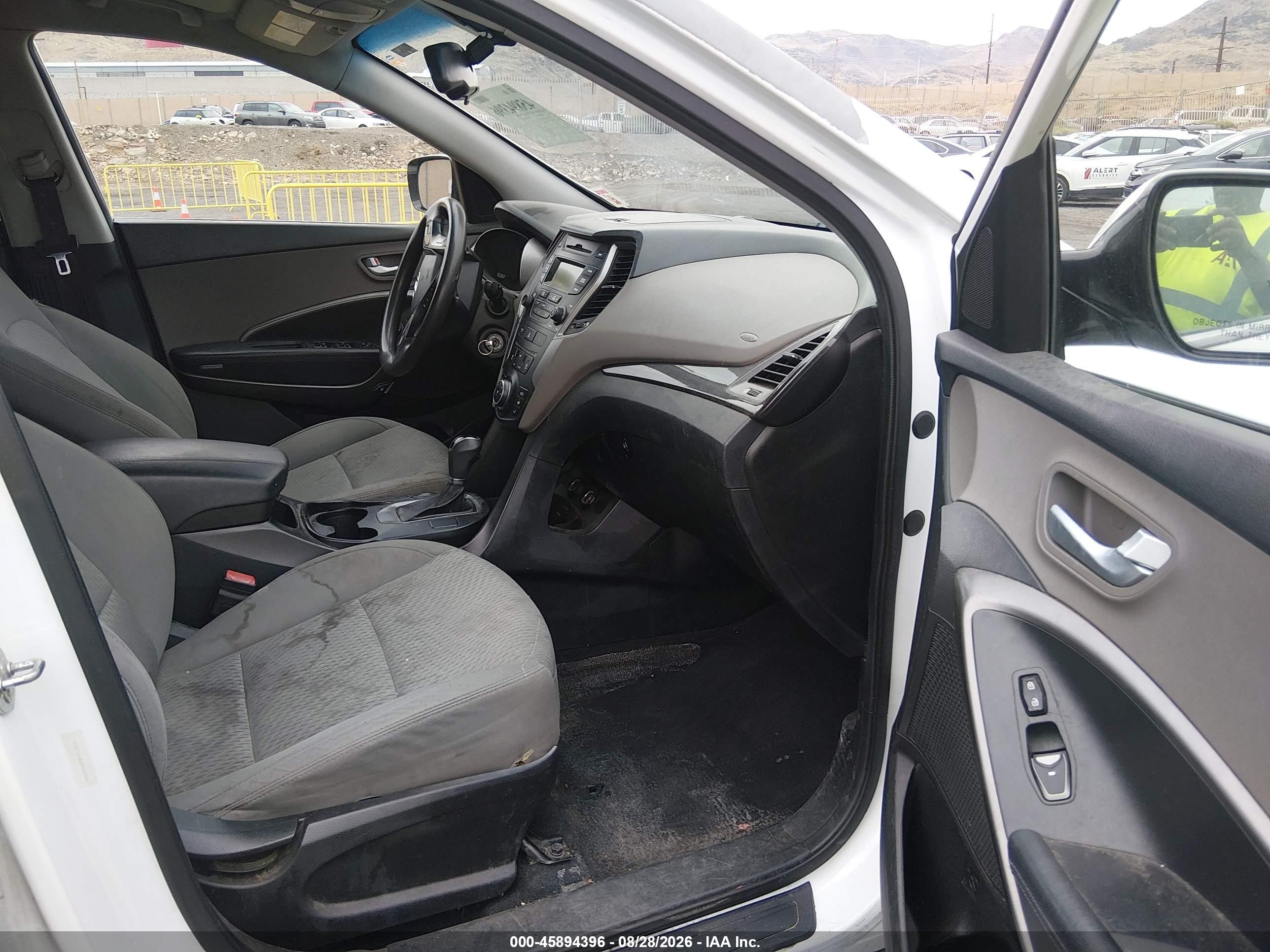 2013 Hyundai Santa Fe Sport White vin: 5XYZTDLB2DG050420
