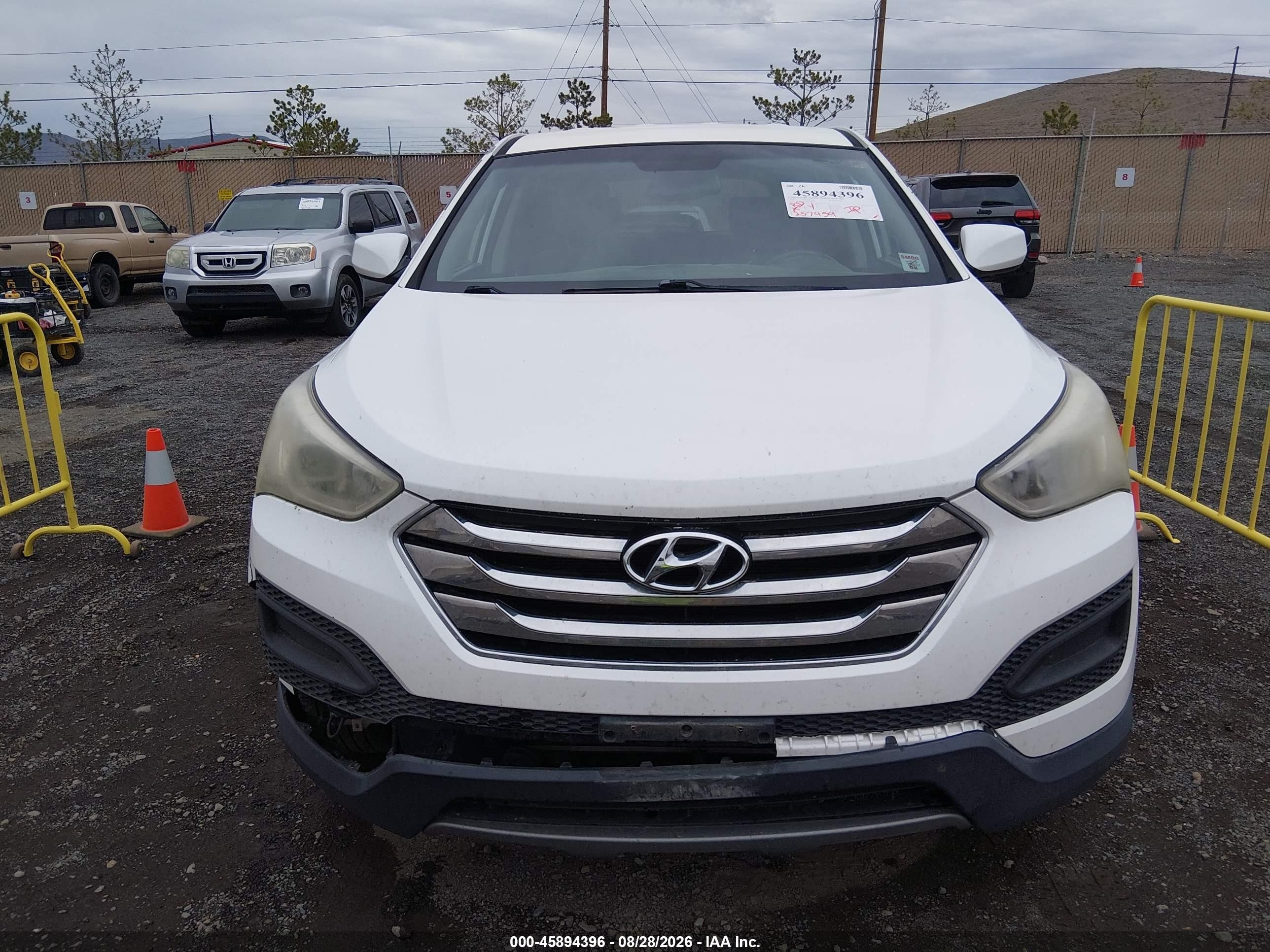 2013 Hyundai Santa Fe Sport White vin: 5XYZTDLB2DG050420