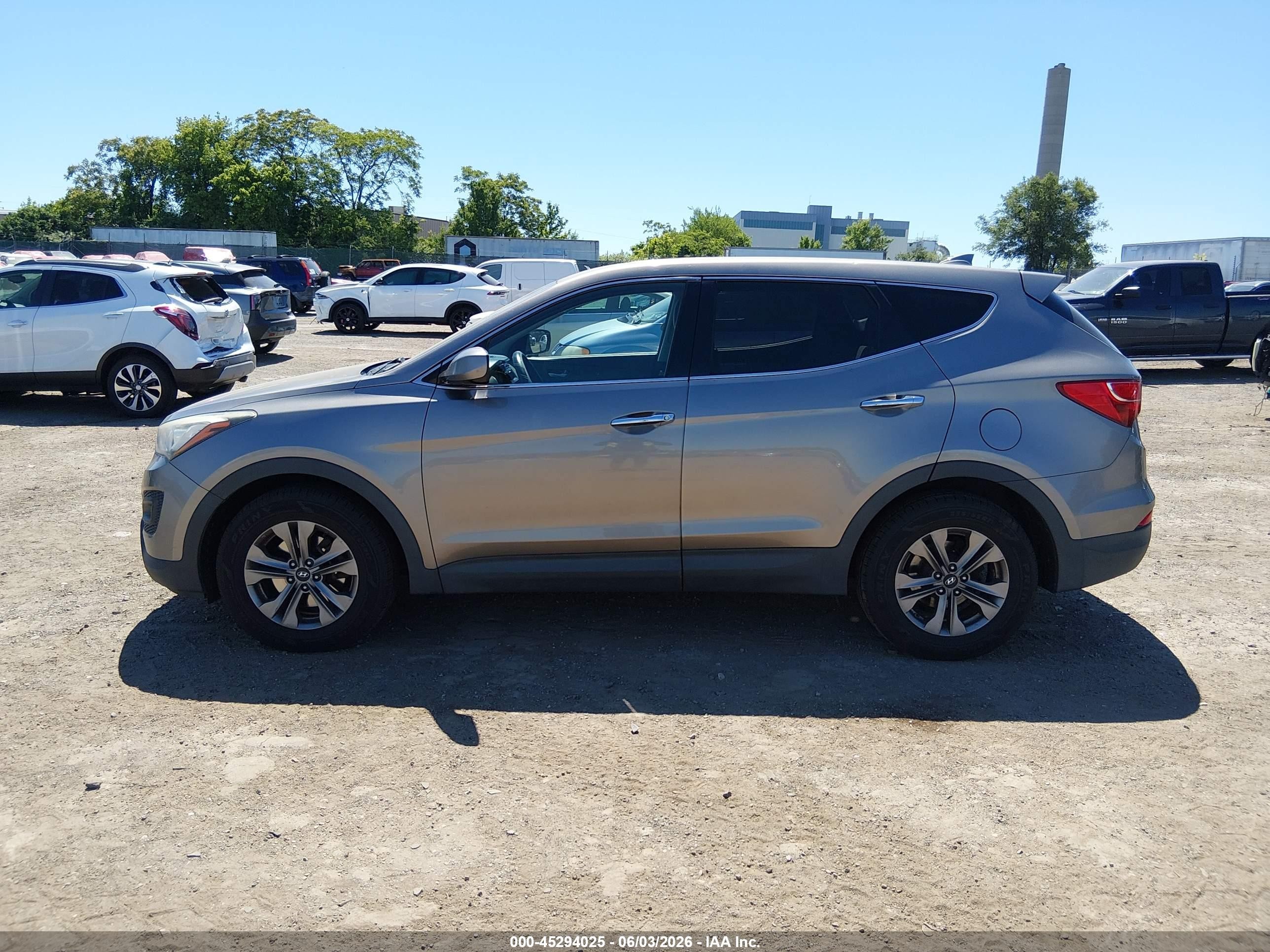 2015 Hyundai Santa Fe Sport 2.4l Silver vin: 5XYZTDLB2FG252418