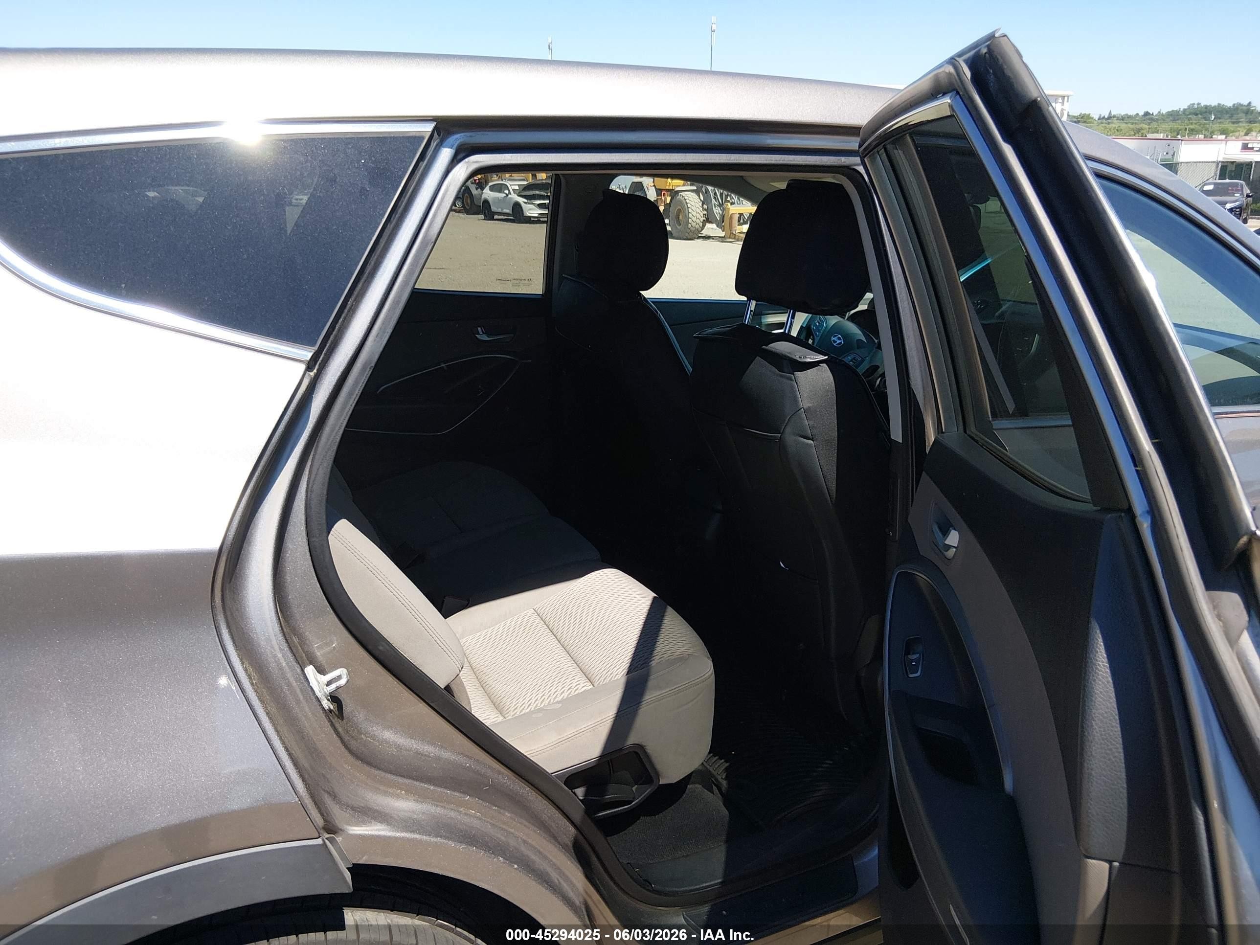 2015 Hyundai Santa Fe Sport 2.4l Silver vin: 5XYZTDLB2FG252418