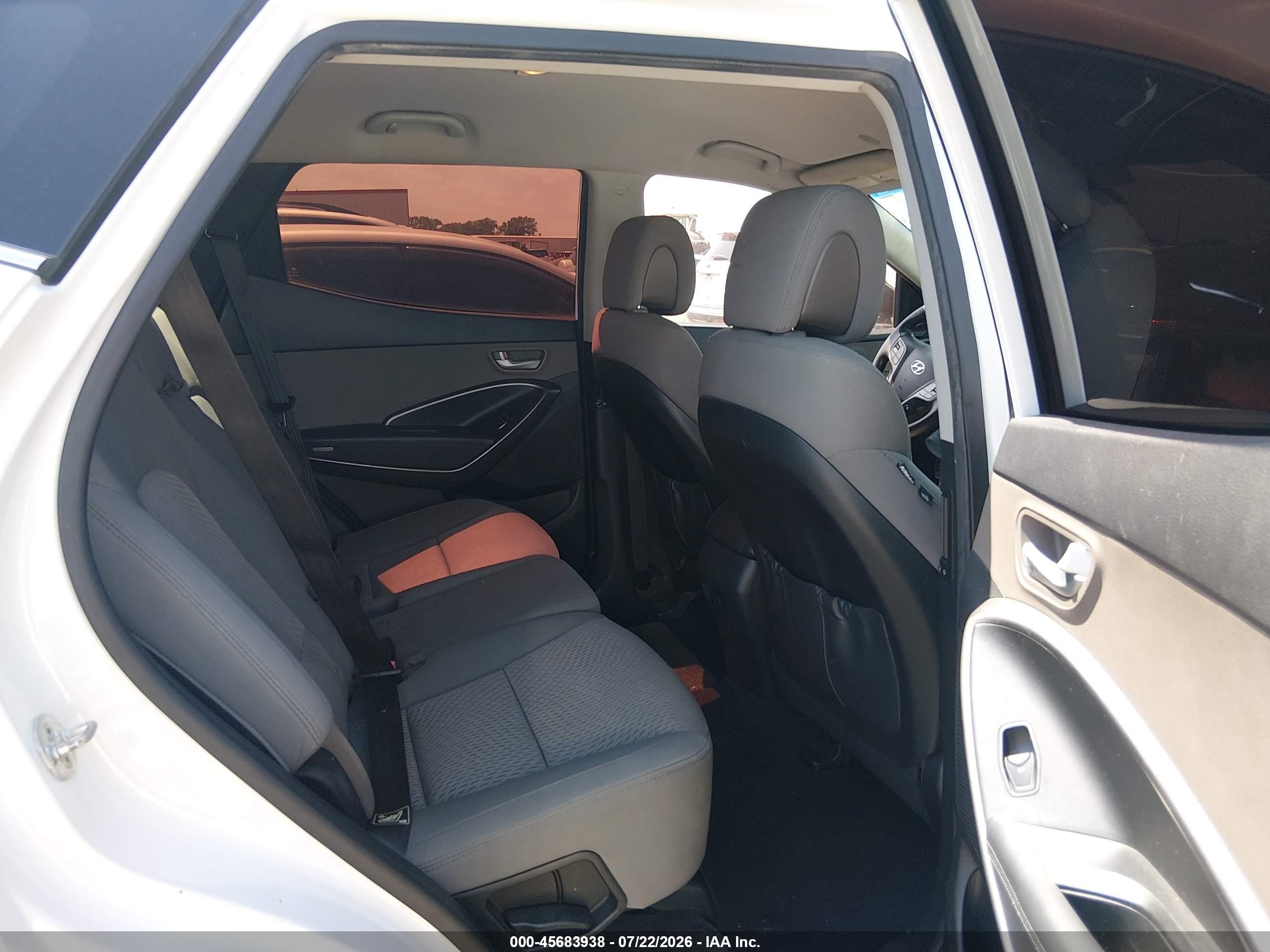 2014 Hyundai Santa Fe Sport 2.4l White vin: 5XYZTDLB3EG175685