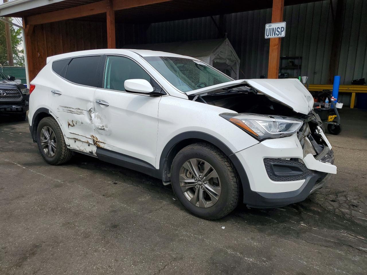2015 Hyundai Santa Fe Sport 2.4l White vin: 5XYZTDLB3FG236485