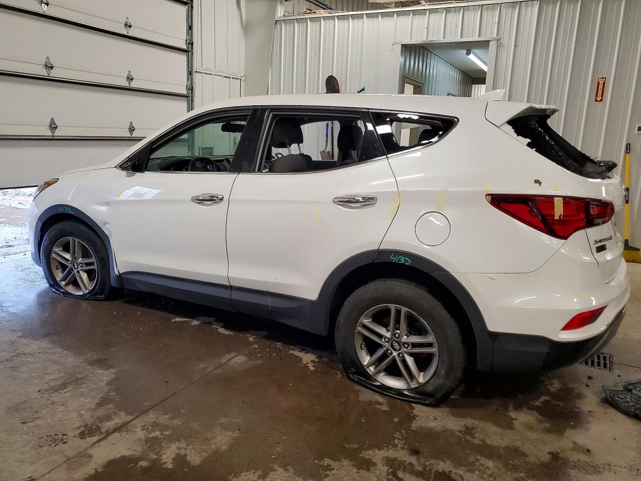 2017 Hyundai Santa Fe Sport 2.4l Белый vin: 5XYZTDLB3HG383036