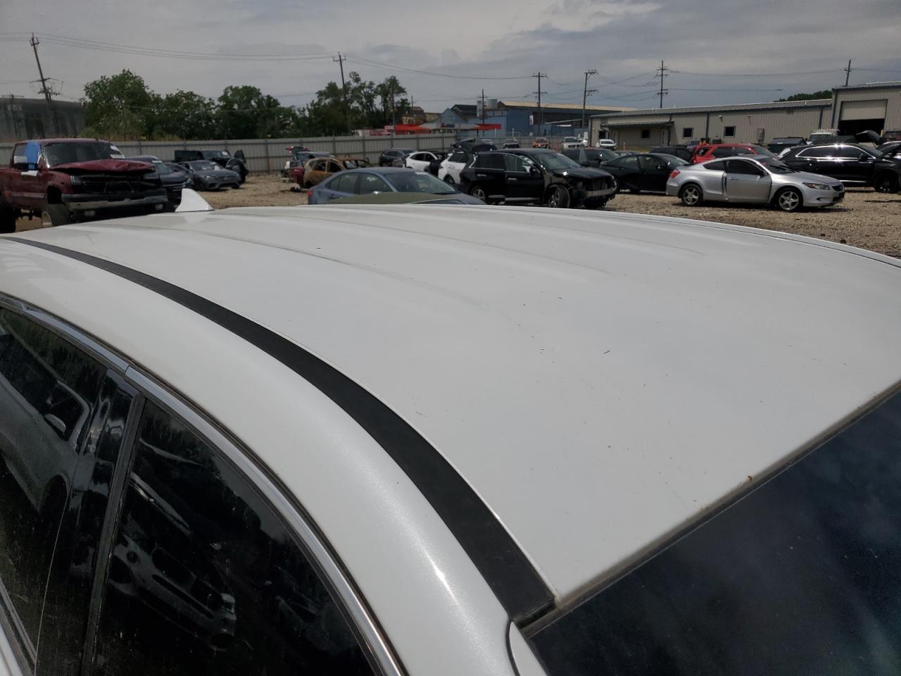 2017 Hyundai Santa Fe Sport 2.4l White vin: 5XYZTDLB5HG391512 Damage: Roof, Chipped, 2