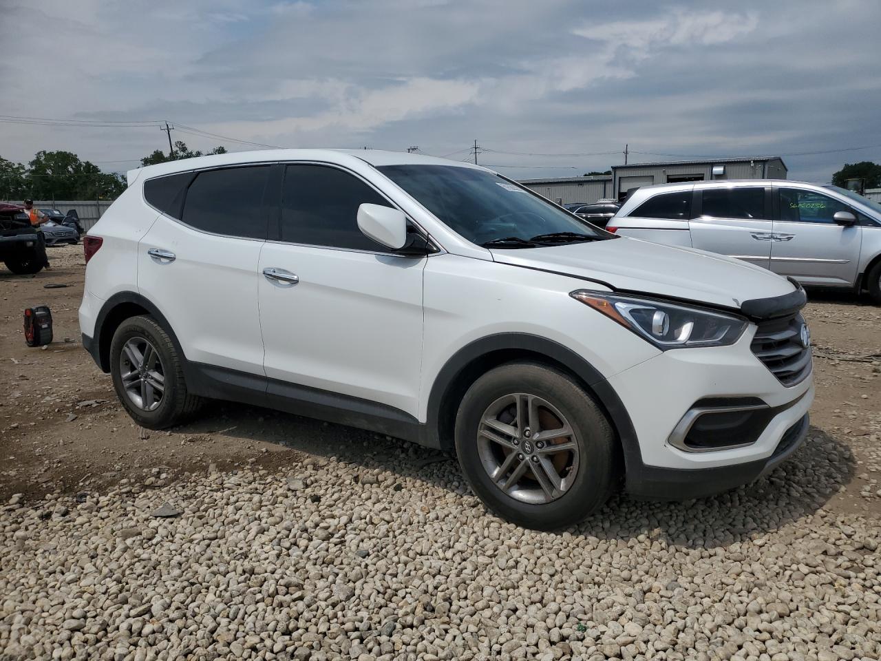 2017 Hyundai Santa Fe Sport 2.4l White vin: 5XYZTDLB5HG391512 Damage: Right Front Fender, Heavy Scratch, 1/2 To 1 Inch