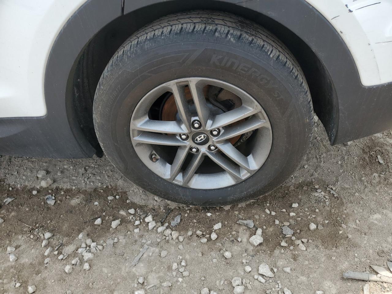 2017 Hyundai Santa Fe Sport 2.4l White vin: 5XYZTDLB5HG391512 Damage: Left Rear Wheel, Curb Rash, 2 To 3 Inches