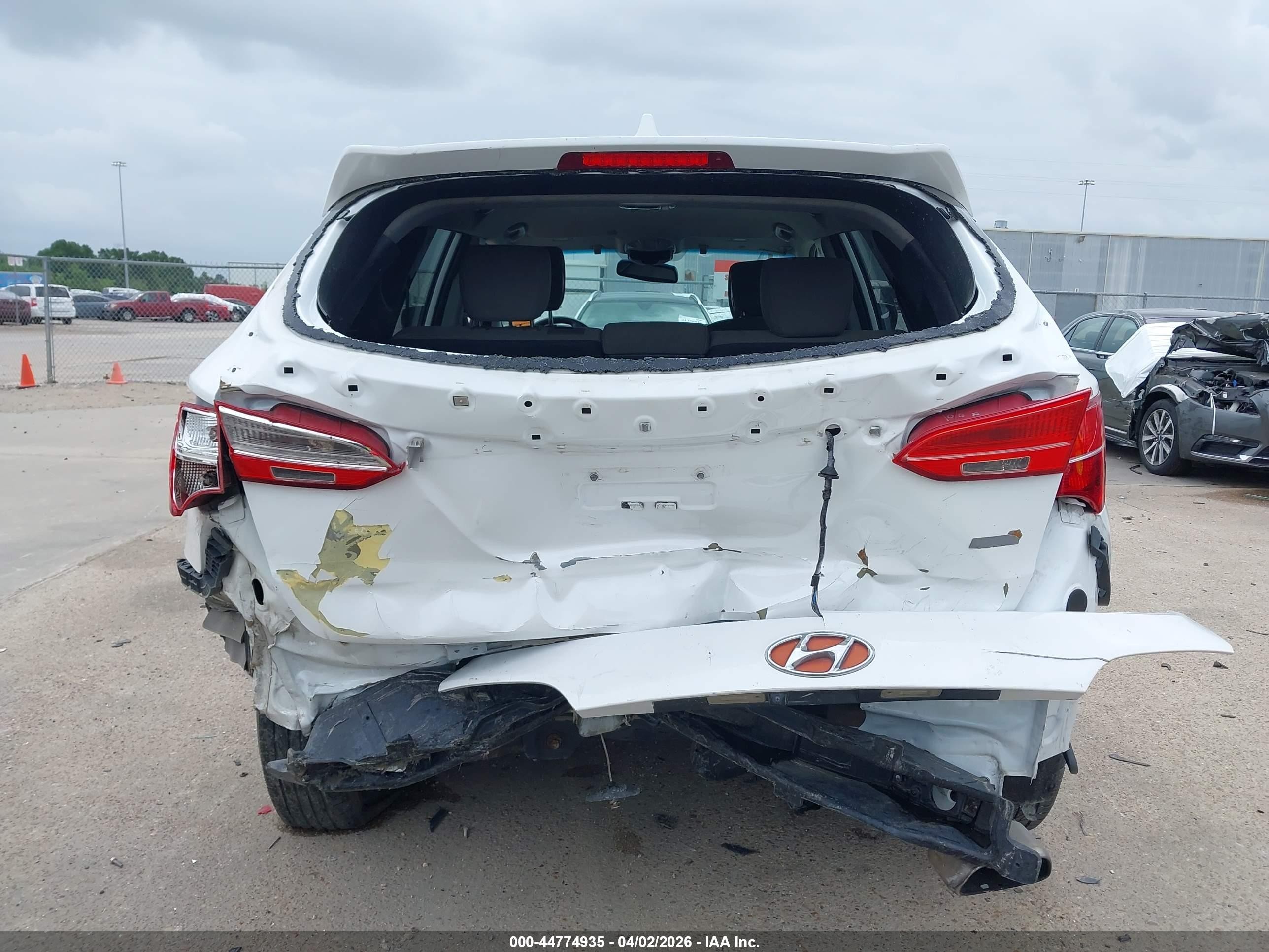 2013 Hyundai Santa Fe Sport White vin: 5XYZTDLB6DG063185