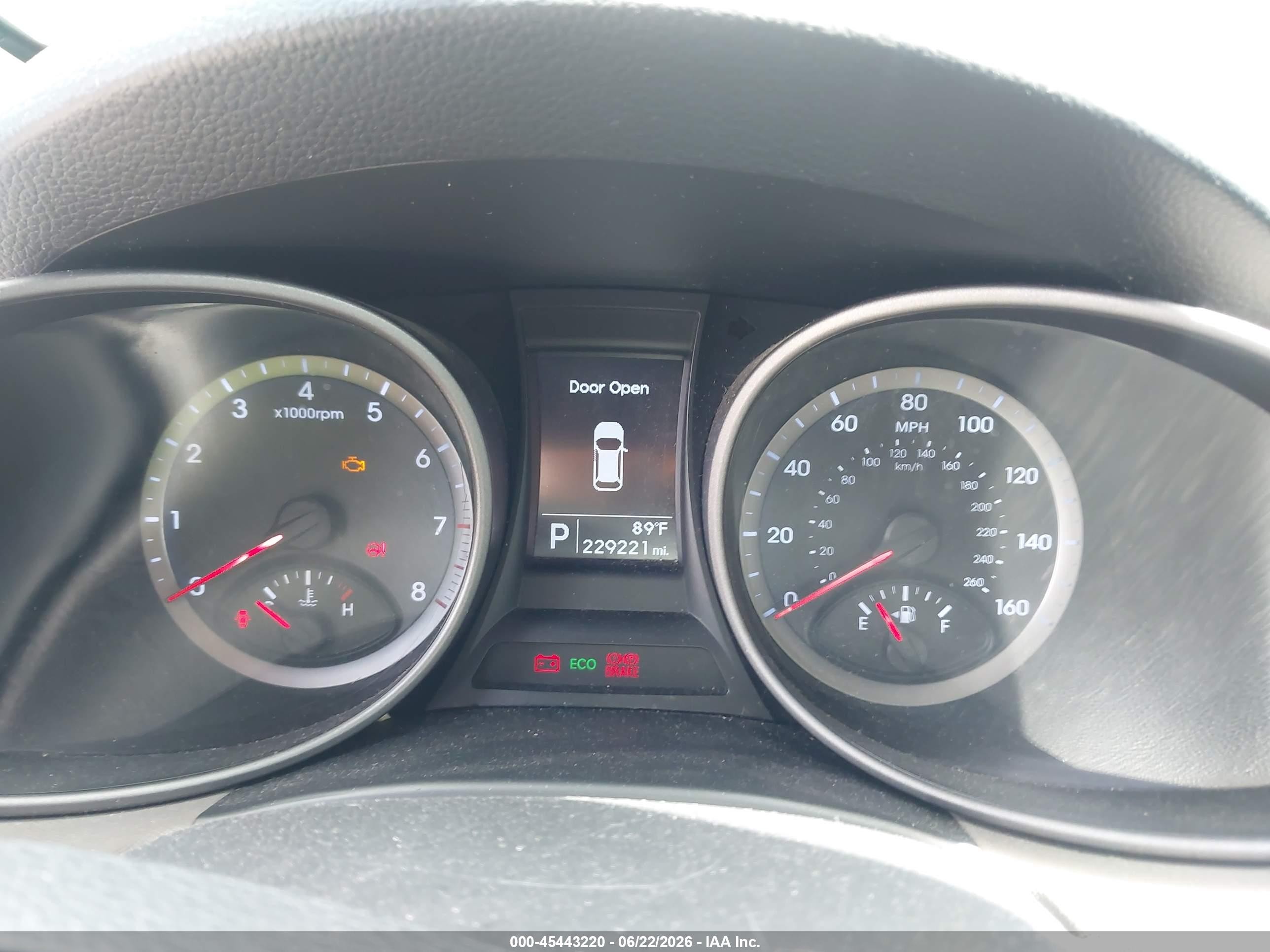 2014 Hyundai Santa Fe Sport 2.4l Silver vin: 5XYZTDLB6EG152434