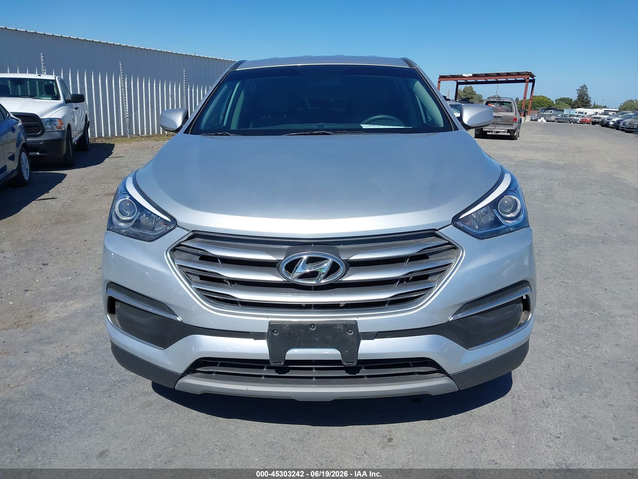 2018 Hyundai Santa Fe Sport 2.4l Silver vin: 5XYZTDLB6JG562922