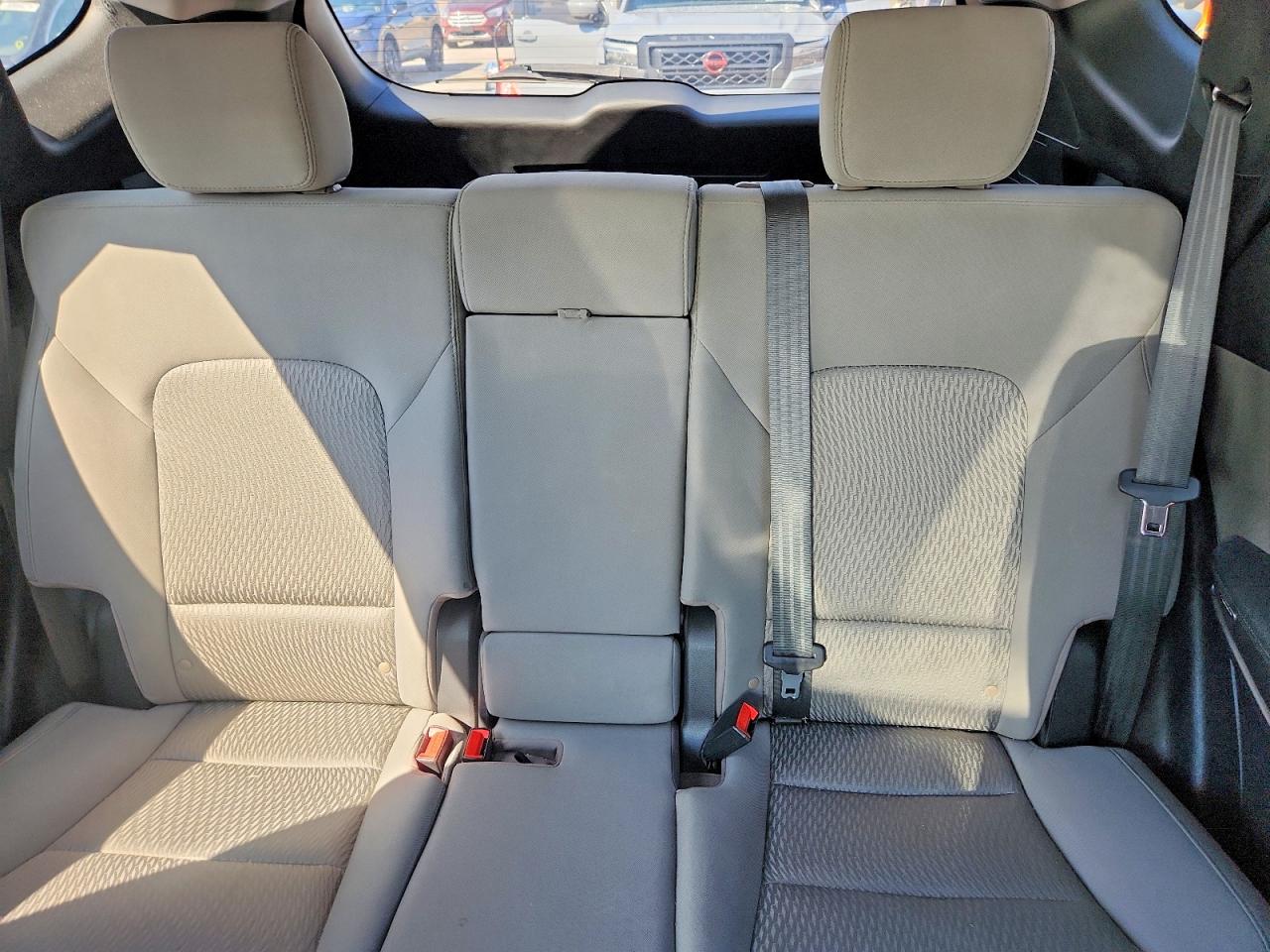 2013 Hyundai Santa Fe Sport 2.4l Silver vin: 5XYZTDLB7DG052700