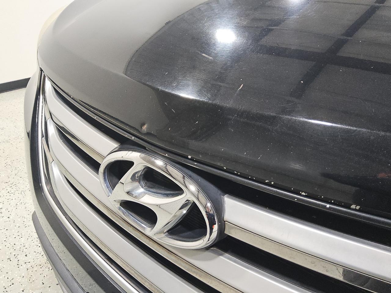 2015 Hyundai Santa Fe Sport 2.4l Black vin: 5XYZTDLB7FG246615 Damage: Hood, Dent(S) W/ Paint Dmg, 1 To 2 Inches