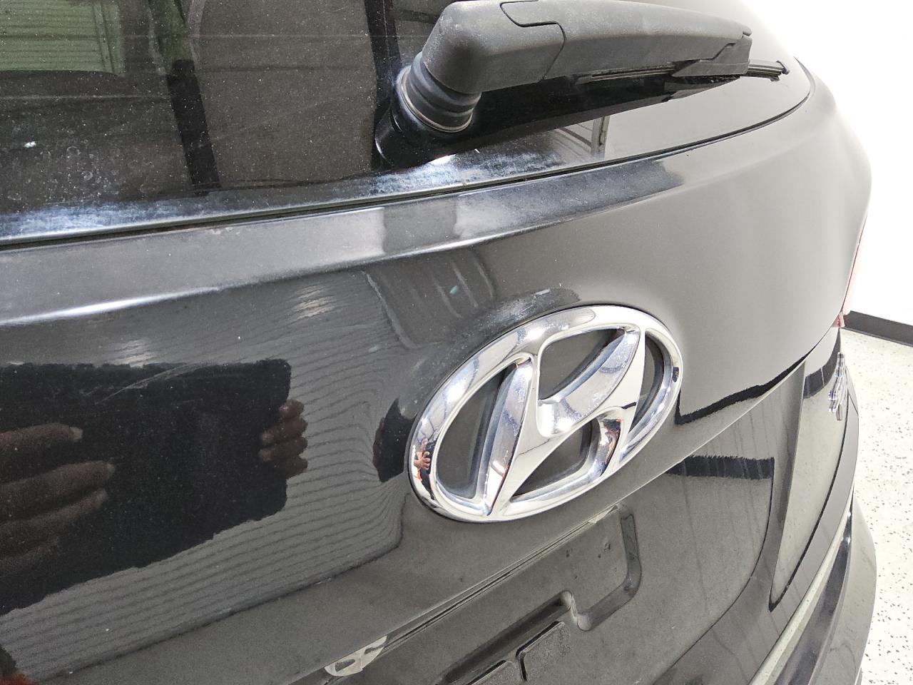 2015 Hyundai Santa Fe Sport 2.4l Black vin: 5XYZTDLB7FG246615 Damage: Lift Gate, Dent(S) W/No Paint Dmg, 3 To 4 Inches