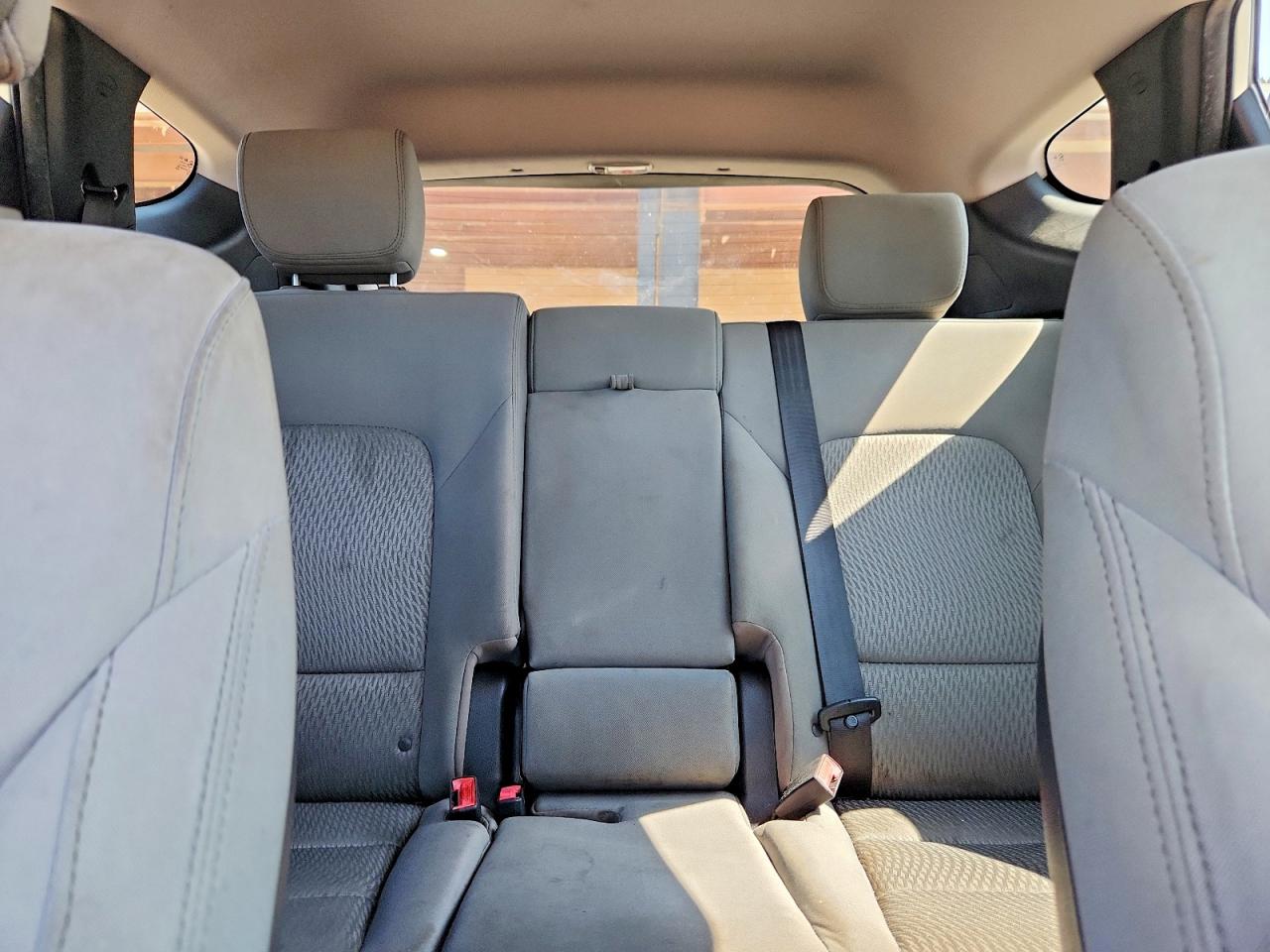 2013 Hyundai Santa Fe Sport Silver vin: 5XYZTDLB8DG010441