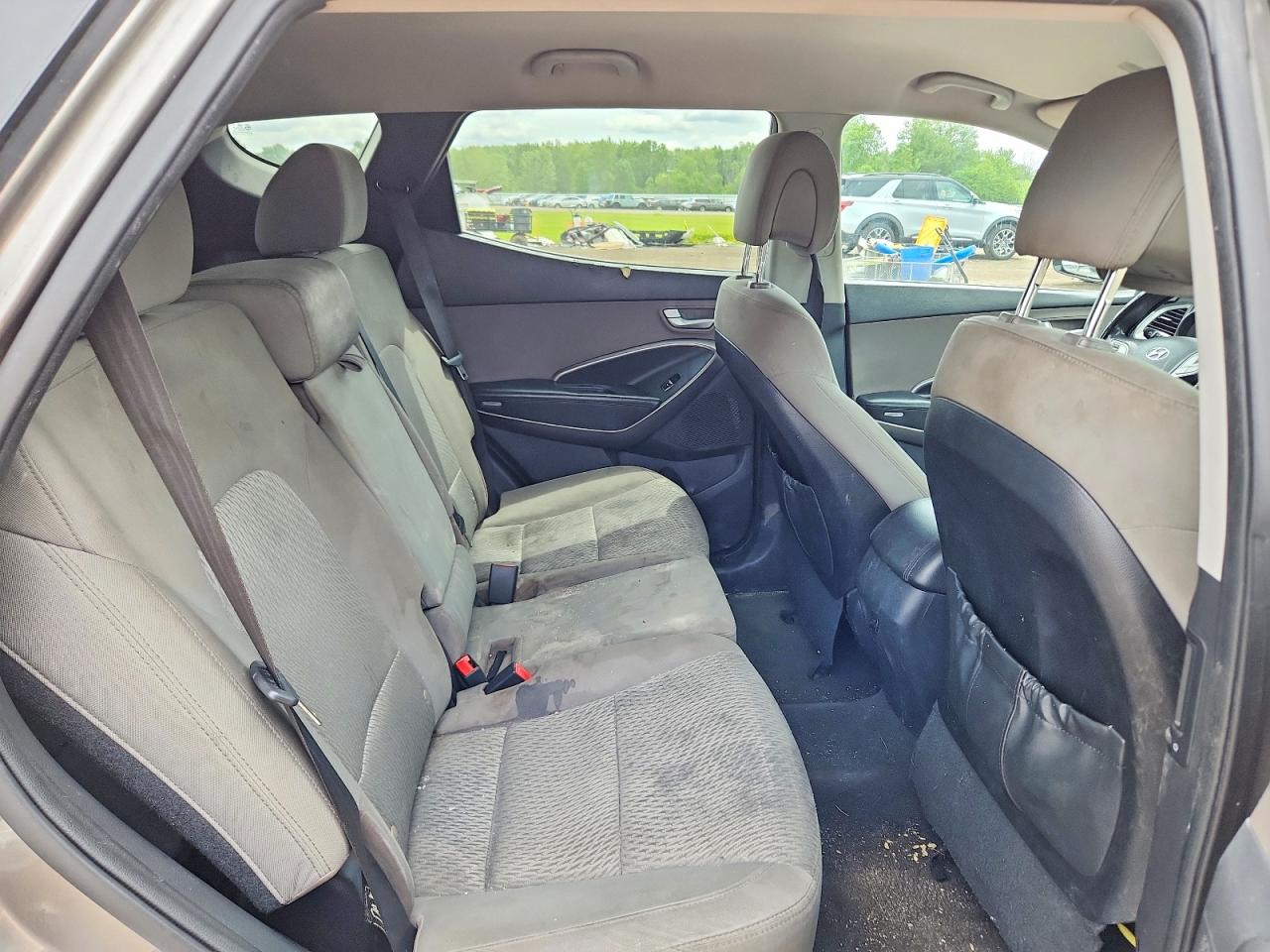 2014 Hyundai Santa Fe Sport Silver vin: 5XYZTDLB8EG197844