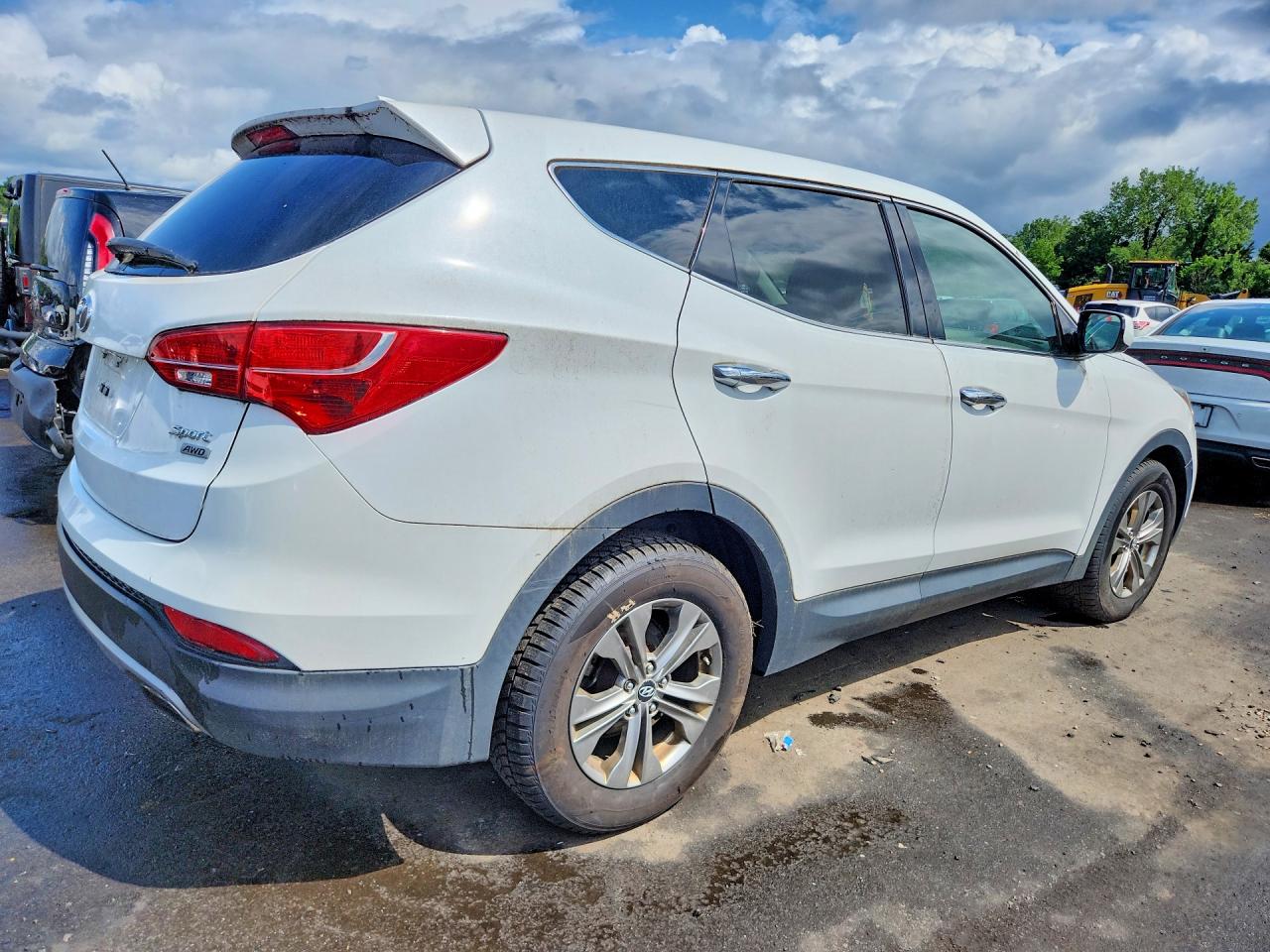 2014 Hyundai Santa Fe Sport 2.4l White vin: 5XYZTDLB9EG144442