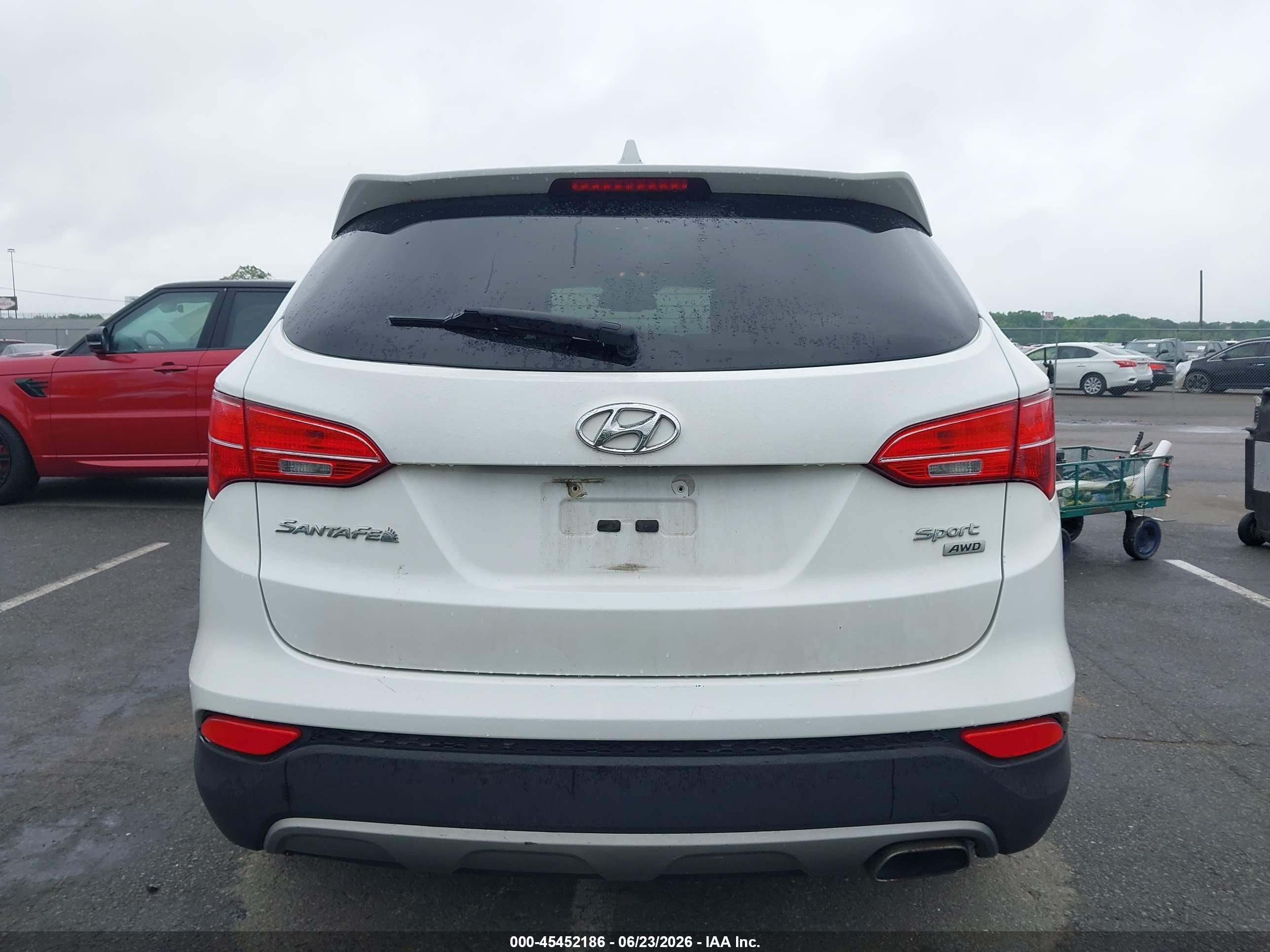 2014 Hyundai Santa Fe Sport 2.4l White vin: 5XYZTDLB9EG146921