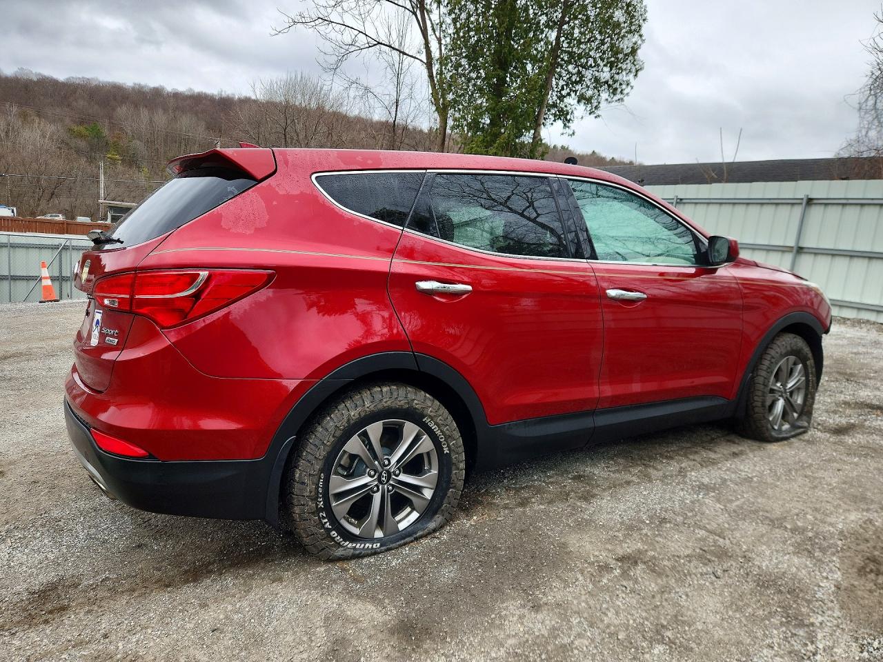 2015 Hyundai Santa Fe Sport 2.4l Red vin: 5XYZTDLB9FG256885