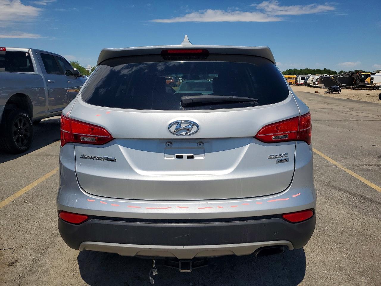 2015 Hyundai Santa Fe Sport 2.4l Silver vin: 5XYZTDLB9FG261973