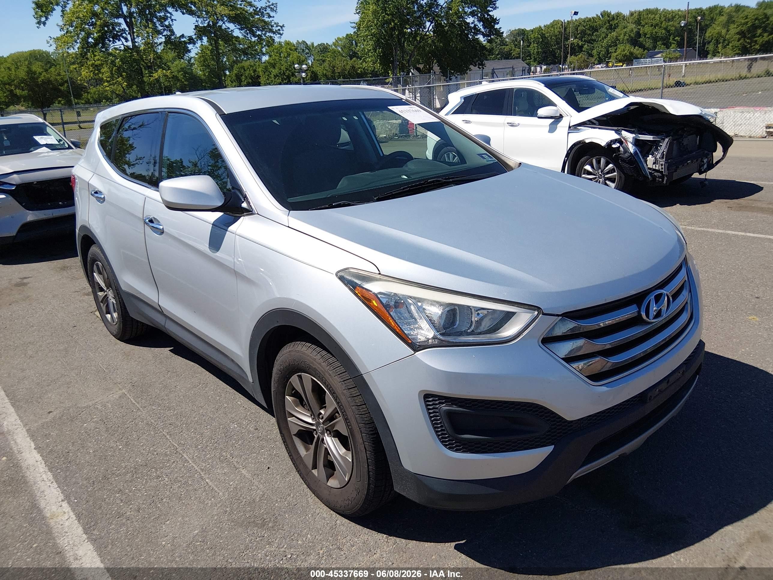 2016 Hyundai Santa Fe Sport 2.4l Silver vin: 5XYZTDLB9GG346765