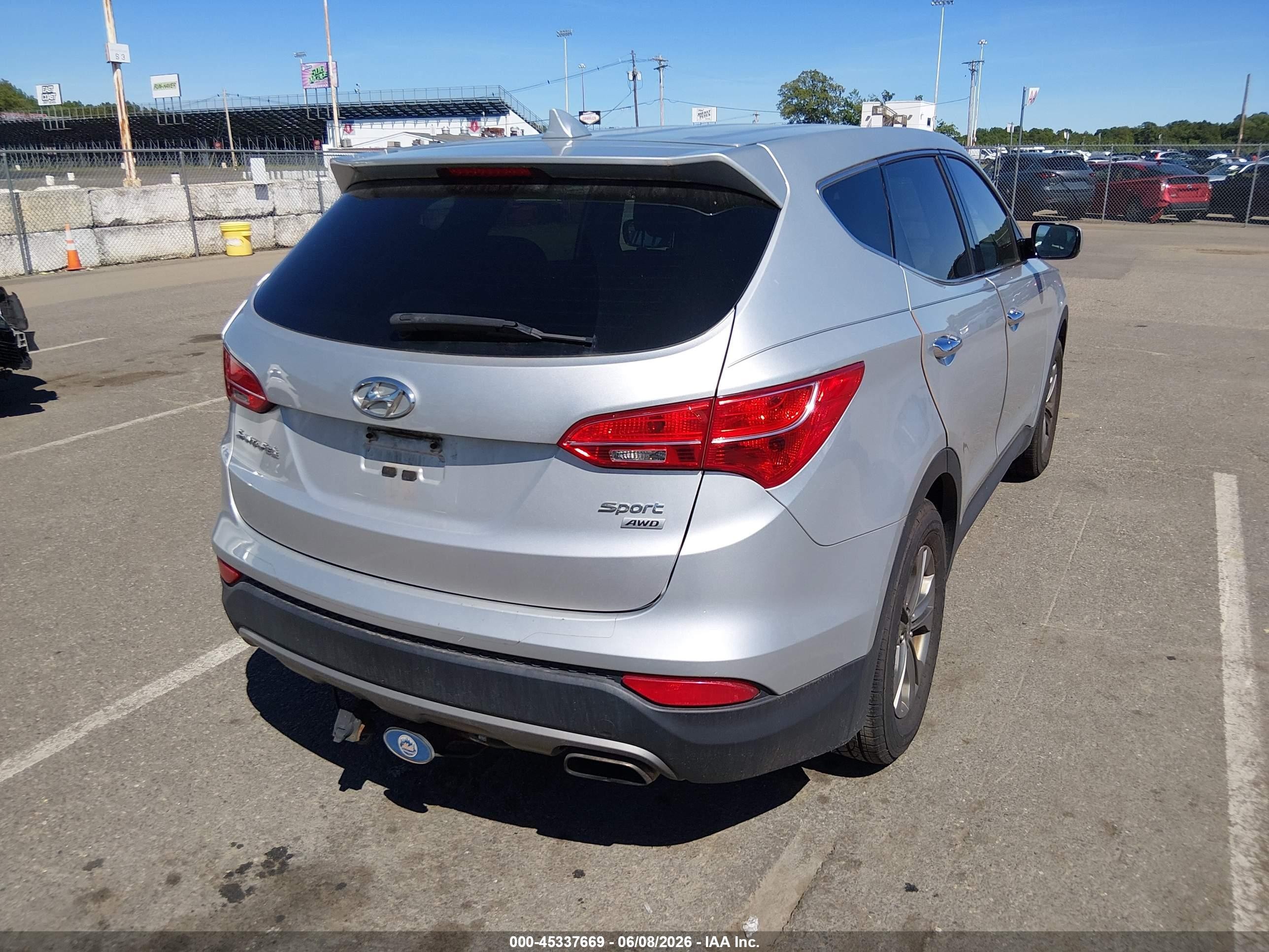 2016 Hyundai Santa Fe Sport 2.4l Silver vin: 5XYZTDLB9GG346765