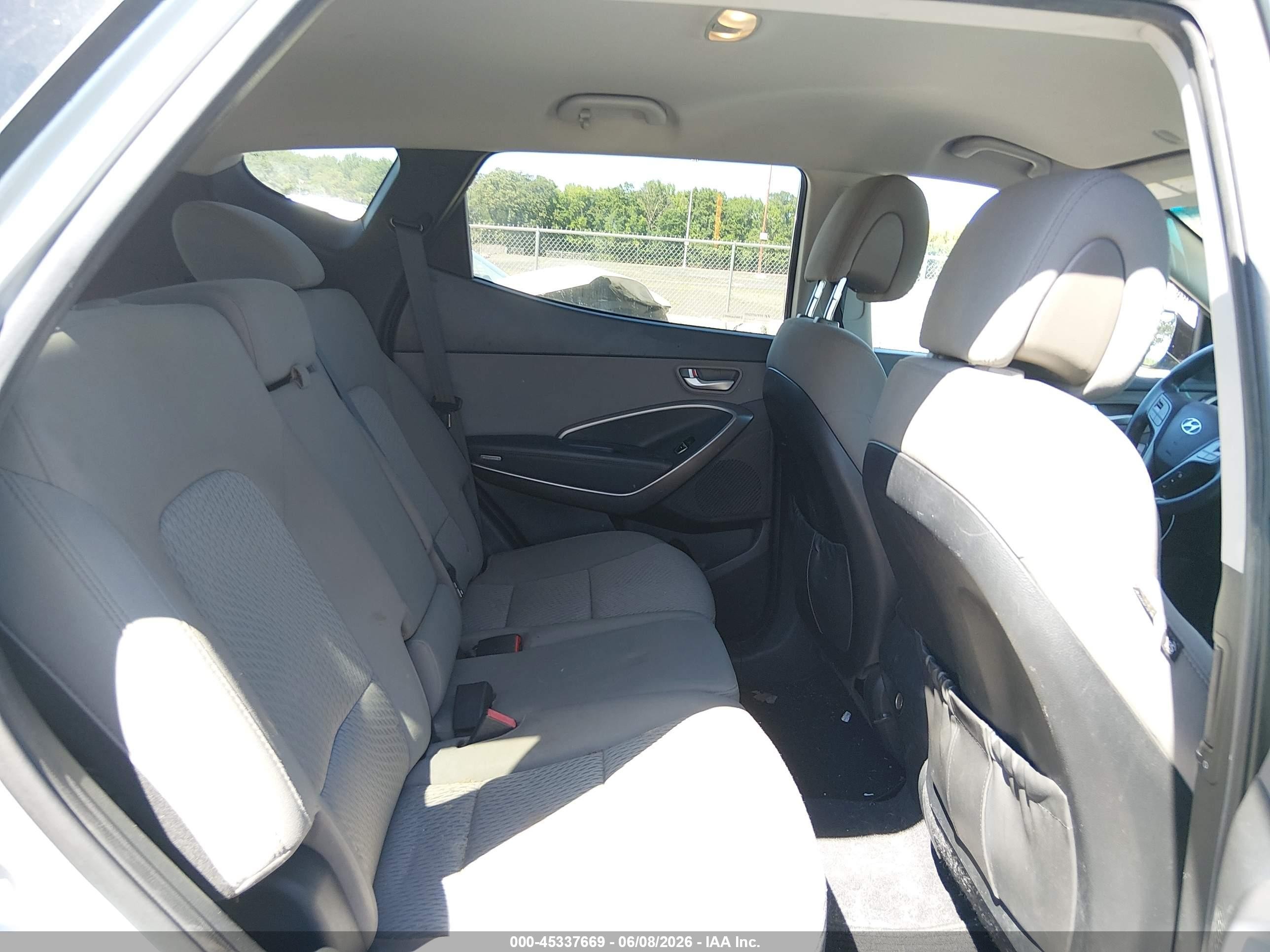 2016 Hyundai Santa Fe Sport 2.4l Silver vin: 5XYZTDLB9GG346765