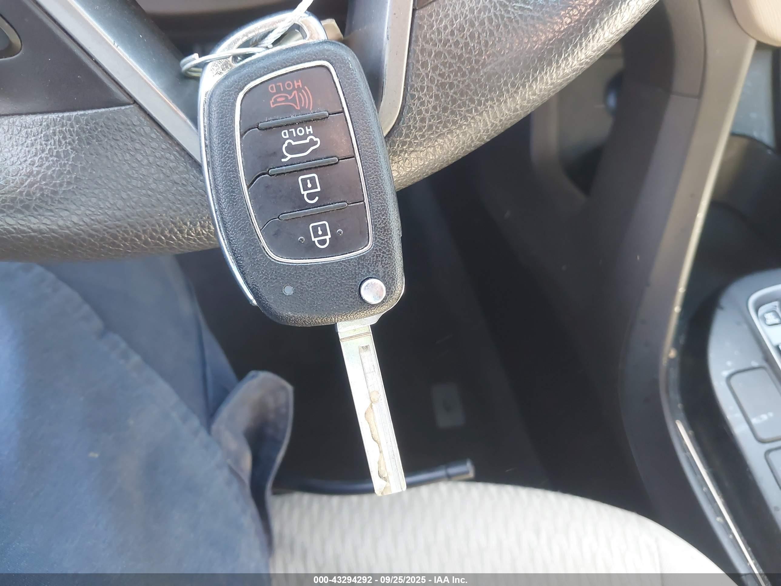 2018 Hyundai Santa Fe Sport 2.4l Красный vin: 5XYZTDLB9JG526688