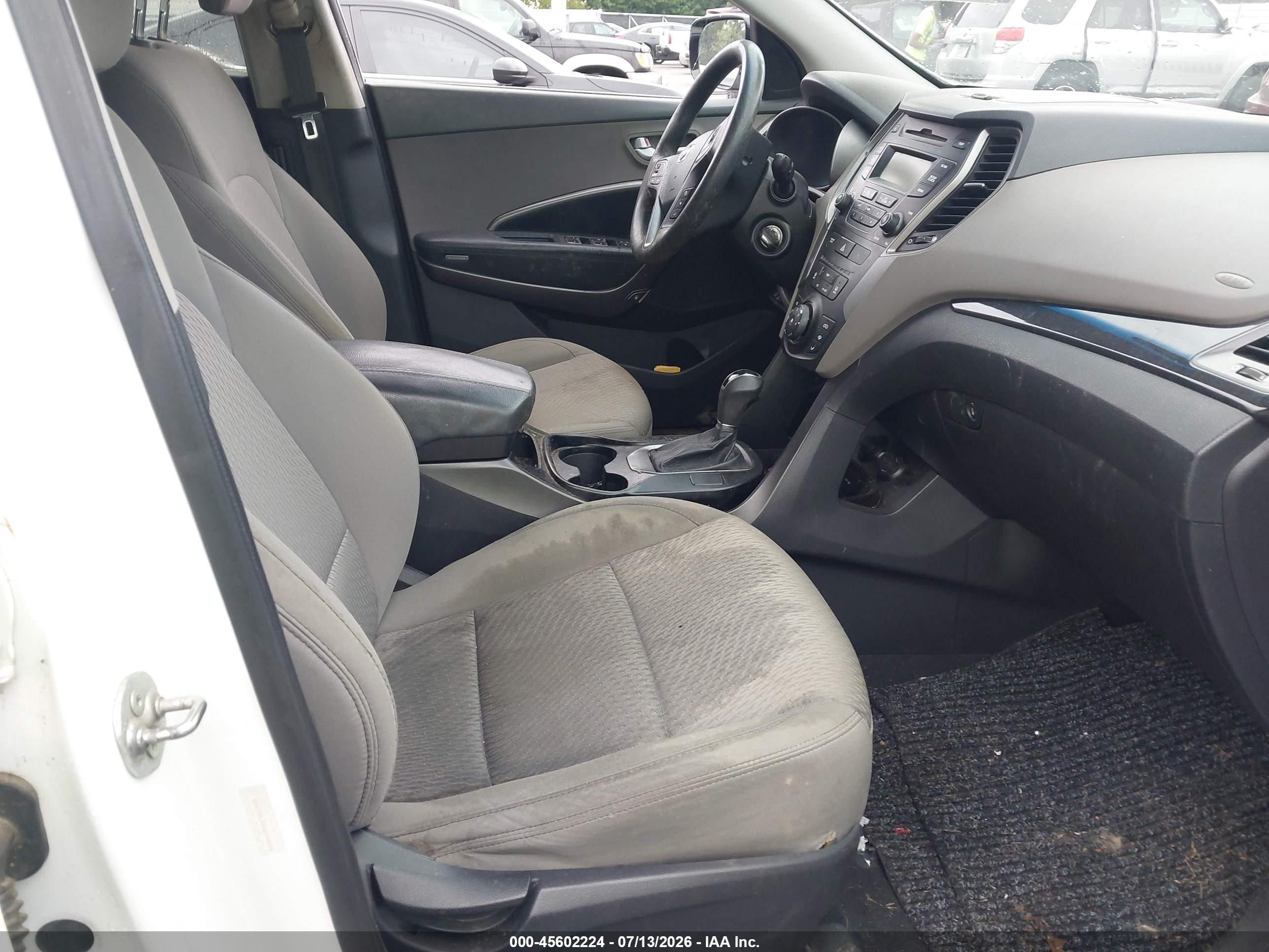 2013 Hyundai Santa Fe Sport White vin: 5XYZTDLBXDG085805