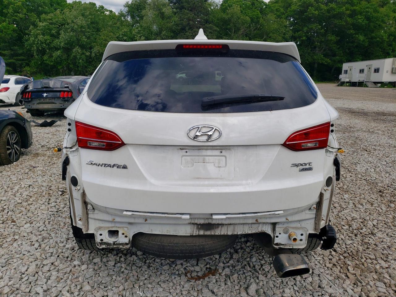 2015 Hyundai Santa Fe Sport 2.4l White vin: 5XYZTDLBXFG257706