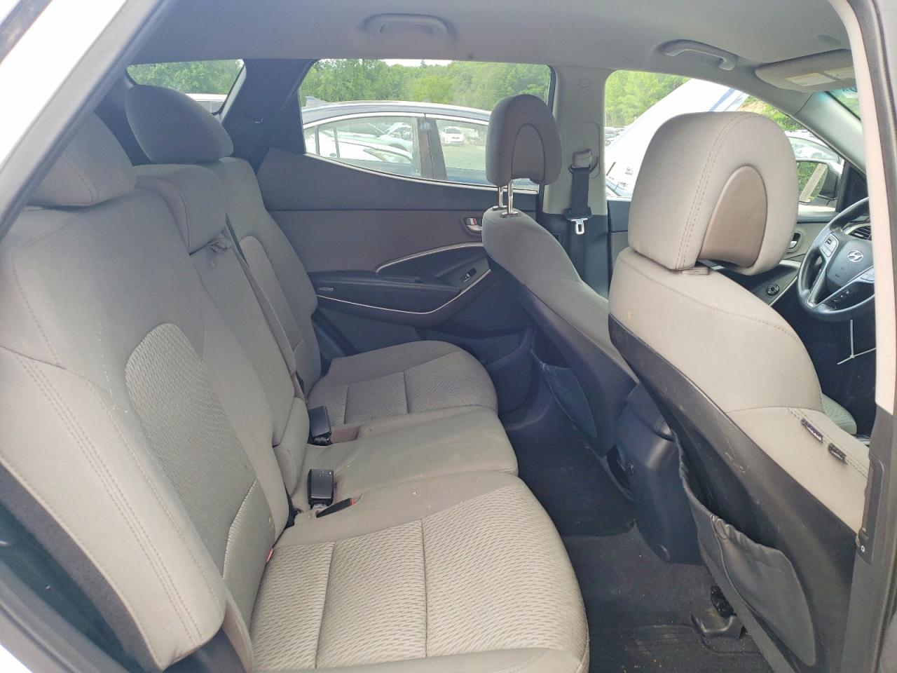 2015 Hyundai Santa Fe Sport 2.4l White vin: 5XYZTDLBXFG257706