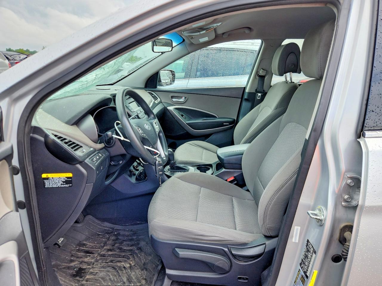 2015 Hyundai Santa Fe Sport 2.4l Серебряный vin: 5XYZTDLBXFG280189