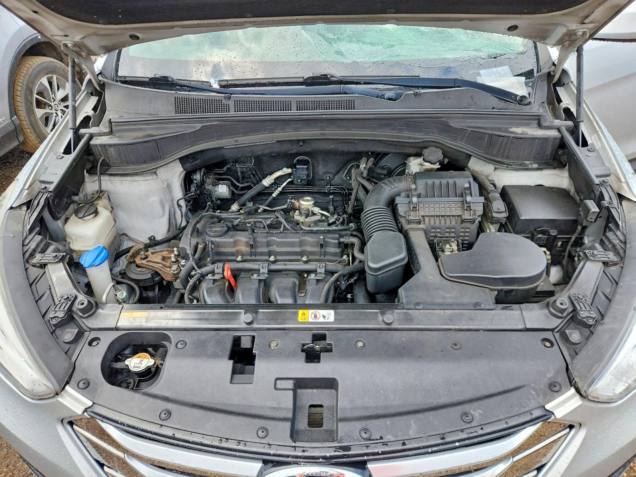 2015 Hyundai Santa Fe Sport 2.4l Серебряный vin: 5XYZTDLBXFG280189