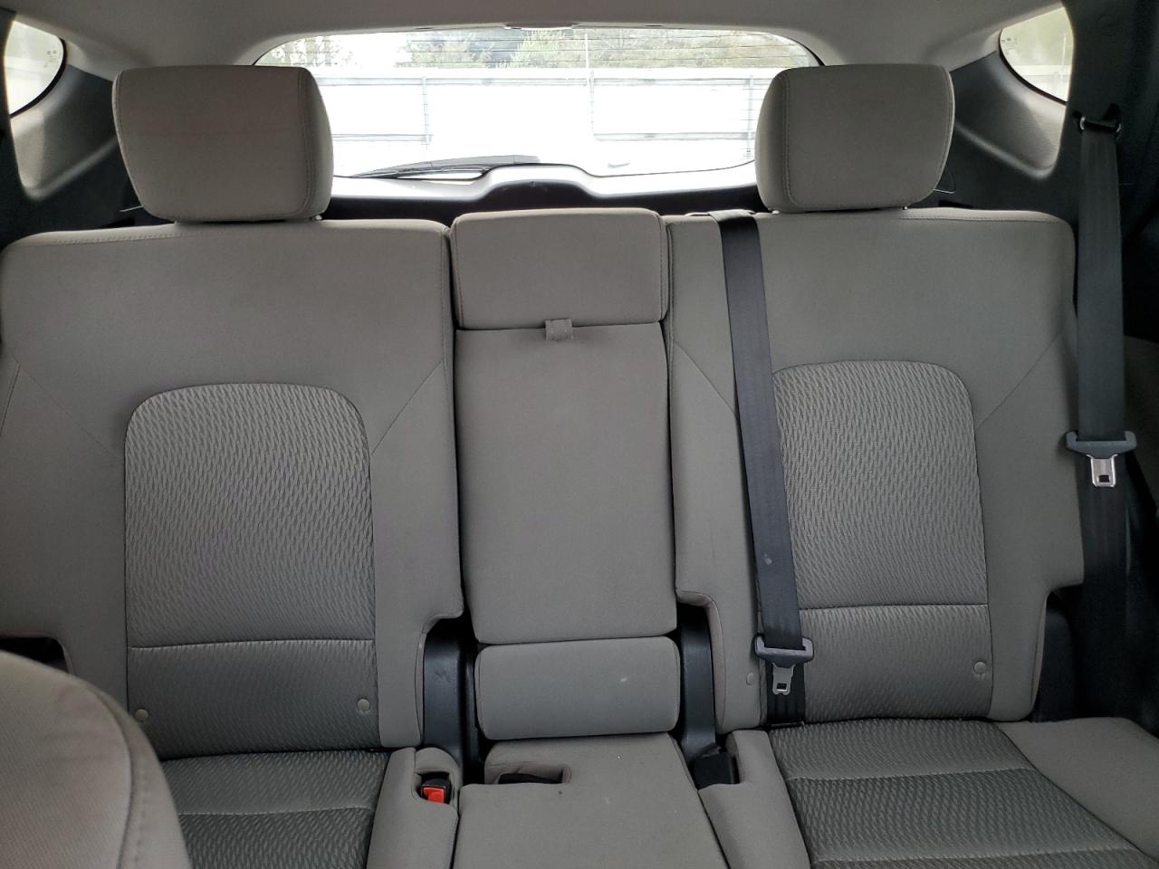 2015 Hyundai Santa Fe Sport White vin: 5XYZTDLBXFG305057