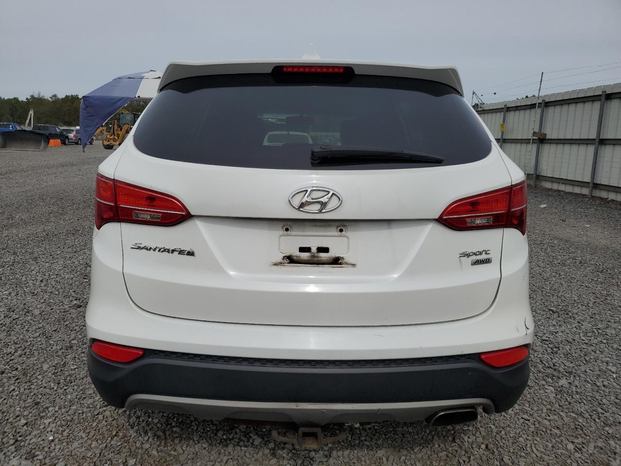 2015 Hyundai Santa Fe Sport White vin: 5XYZTDLBXFG305057