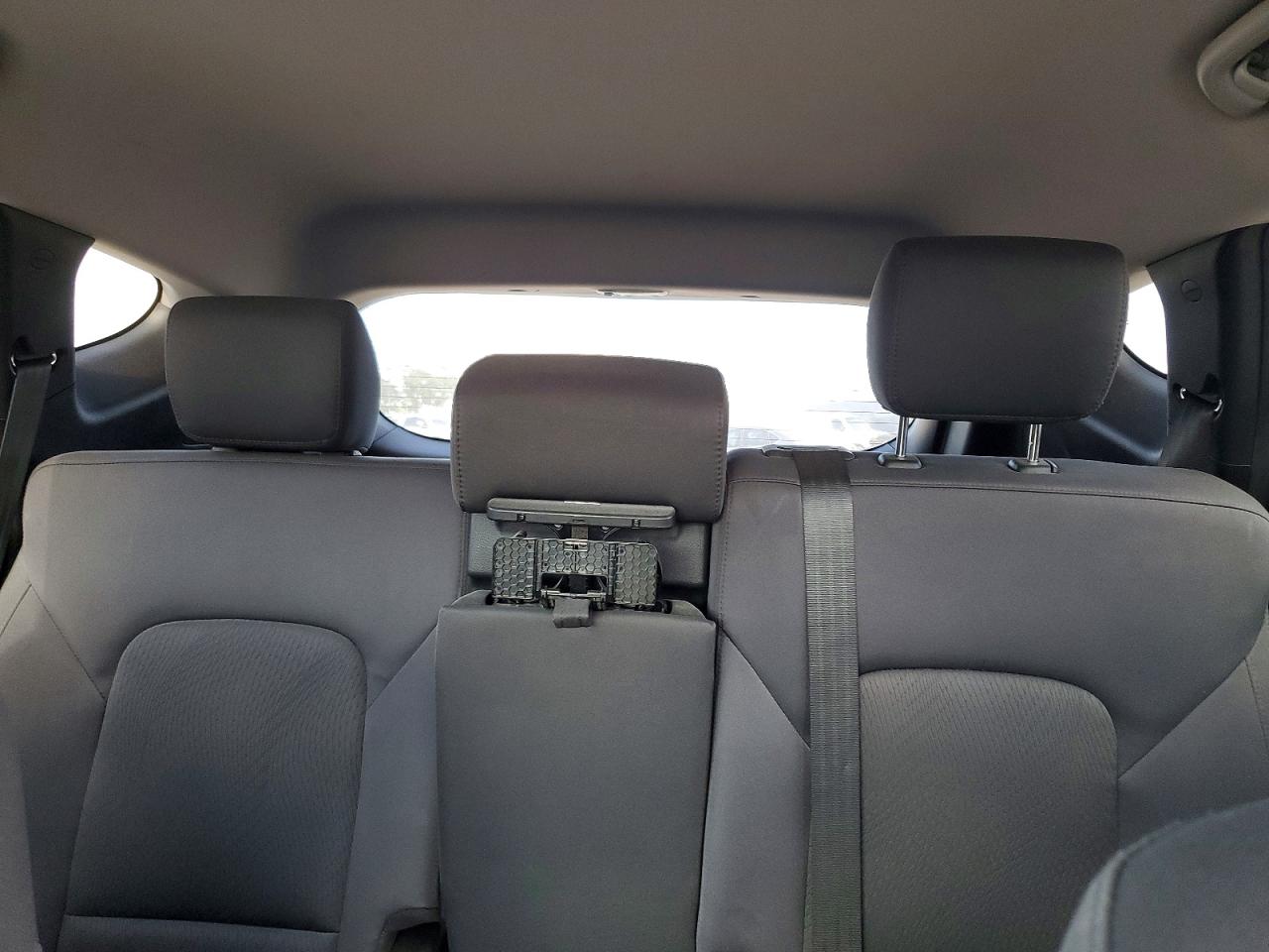 2013 Hyundai Santa Fe Sport 2.0t Silver vin: 5XYZU3LA0DG098304