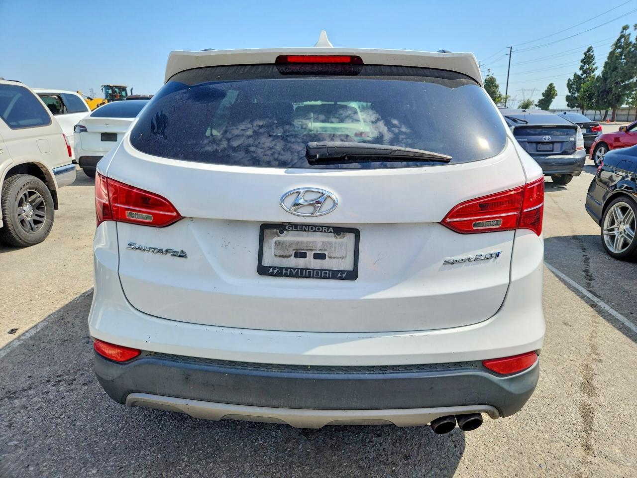 2014 Hyundai Santa Fe White vin: 5XYZU3LA0EG197710