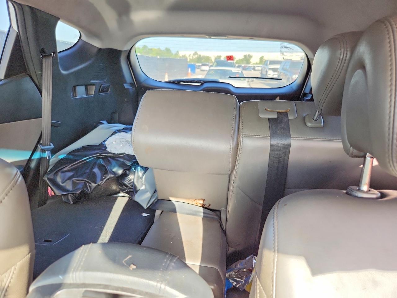 2014 Hyundai Santa Fe Sport 2.0t White vin: 5XYZU3LA1EG184268