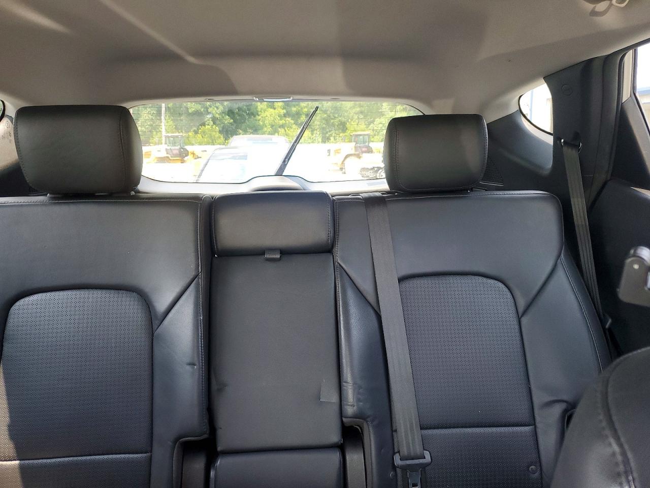 2014 Hyundai Santa Fe Sport 2.0t Silver vin: 5XYZU3LA1EG187901