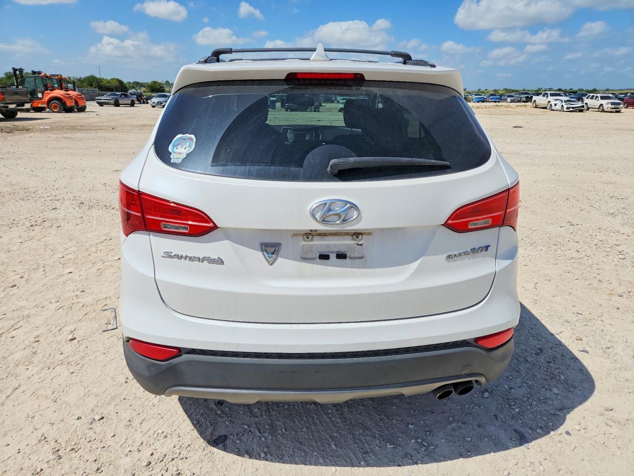 2015 Hyundai Santa Fe Sport 2.0t White vin: 5XYZU3LA1FG267782