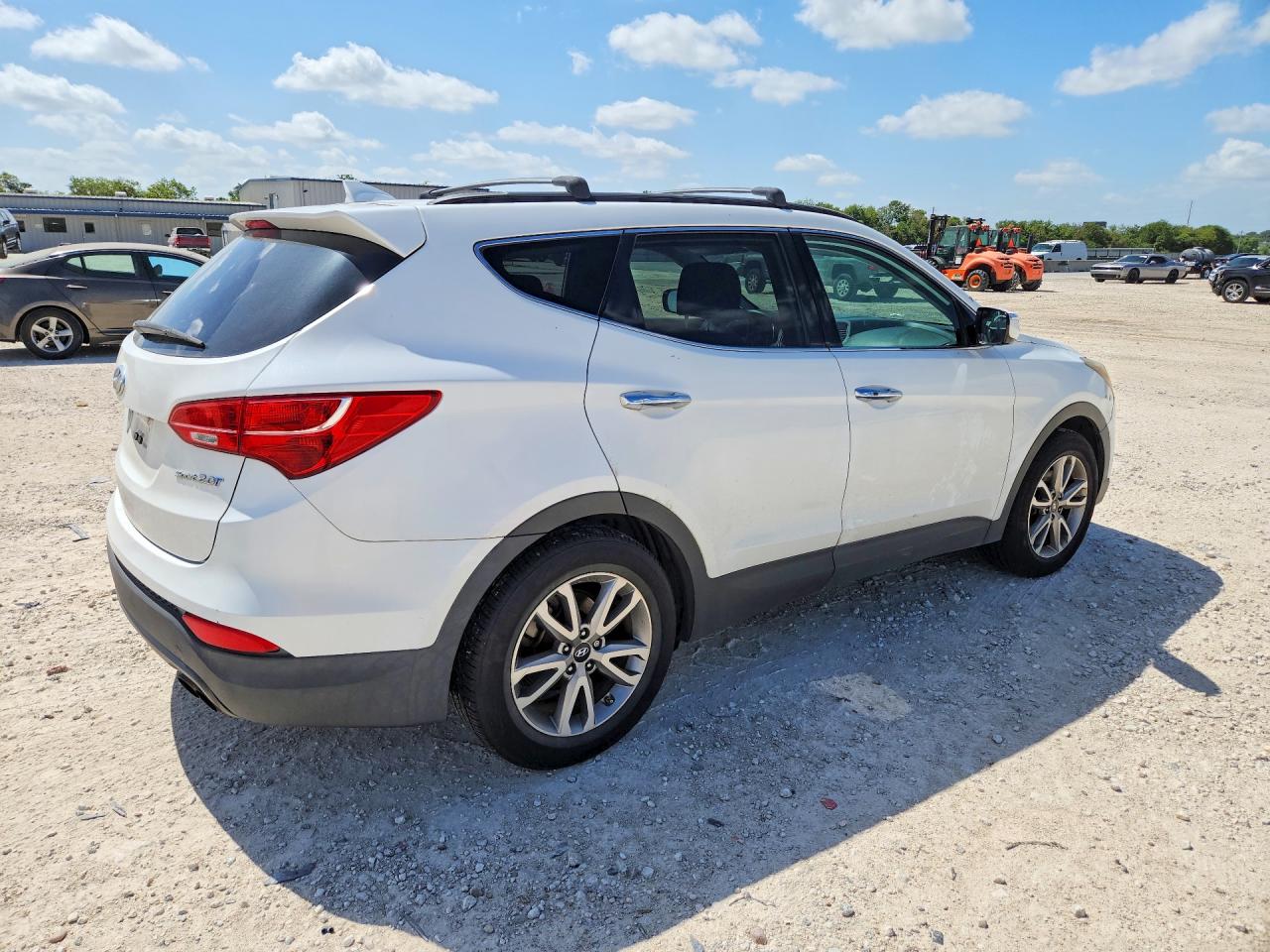 2015 Hyundai Santa Fe Sport 2.0t White vin: 5XYZU3LA1FG267782