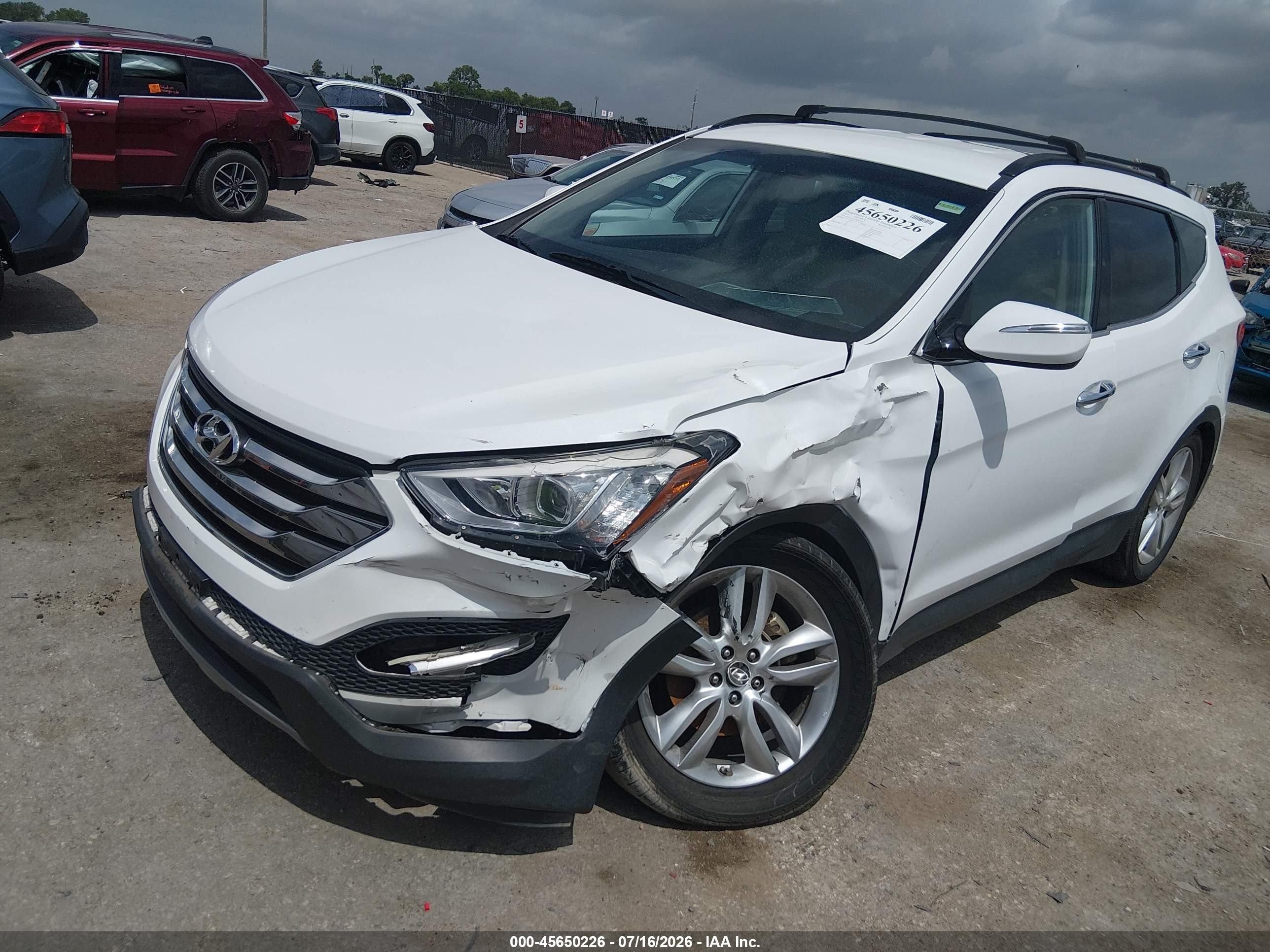 2013 Hyundai Santa Fe Sport 2.0t White vin: 5XYZU3LA2DG093024
