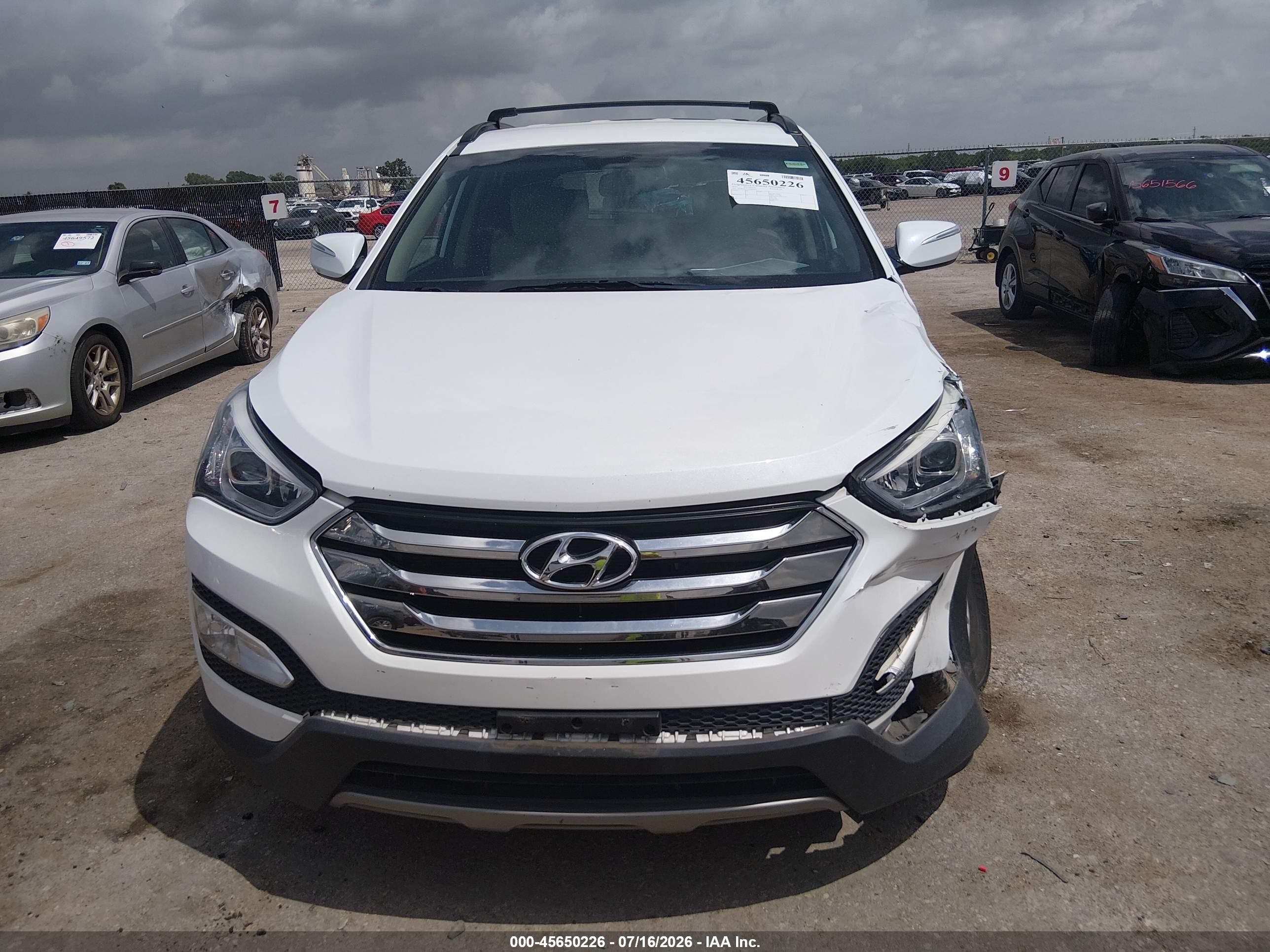 2013 Hyundai Santa Fe Sport 2.0t White vin: 5XYZU3LA2DG093024